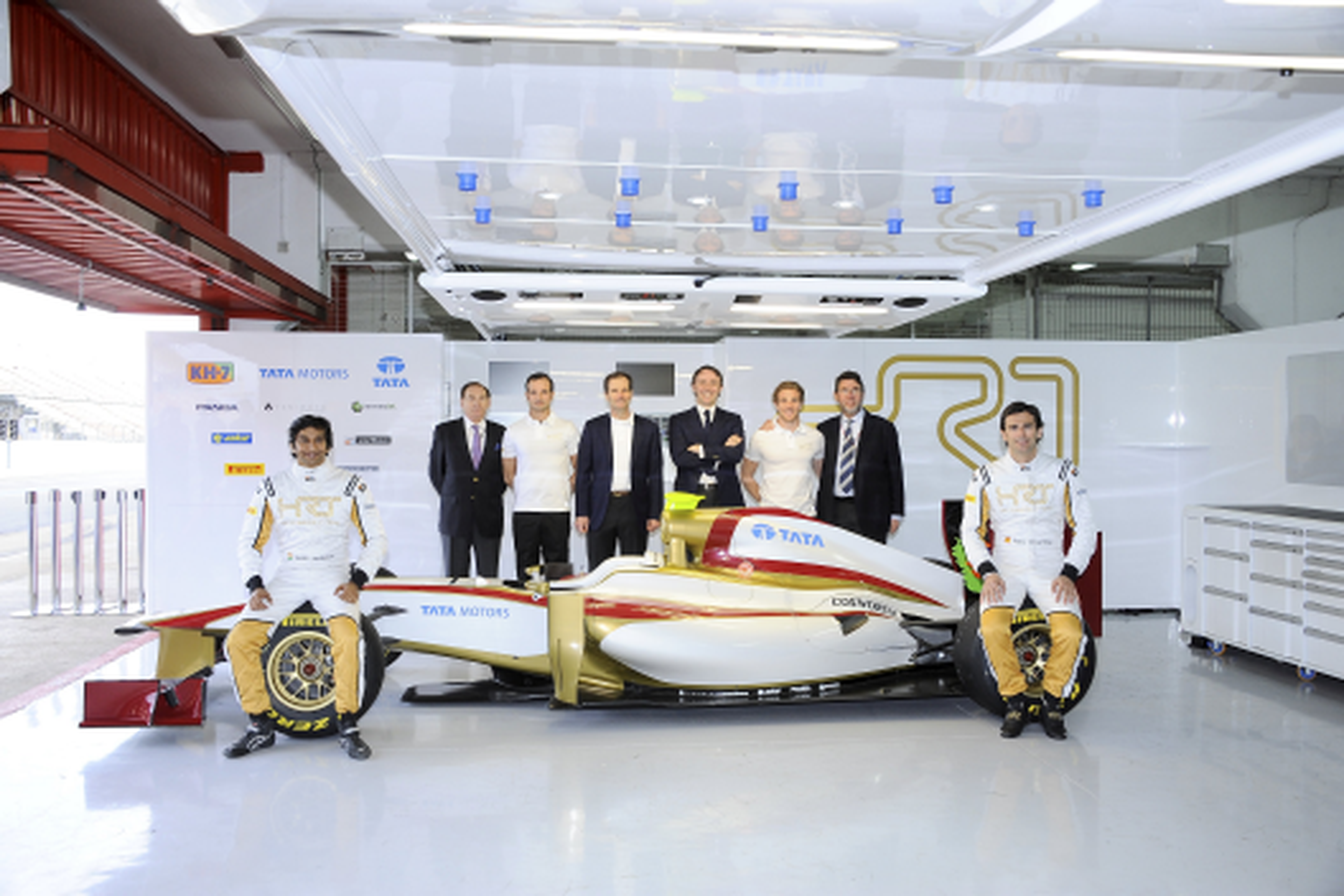 HRT presenta el nuevo F112 en Montmeló