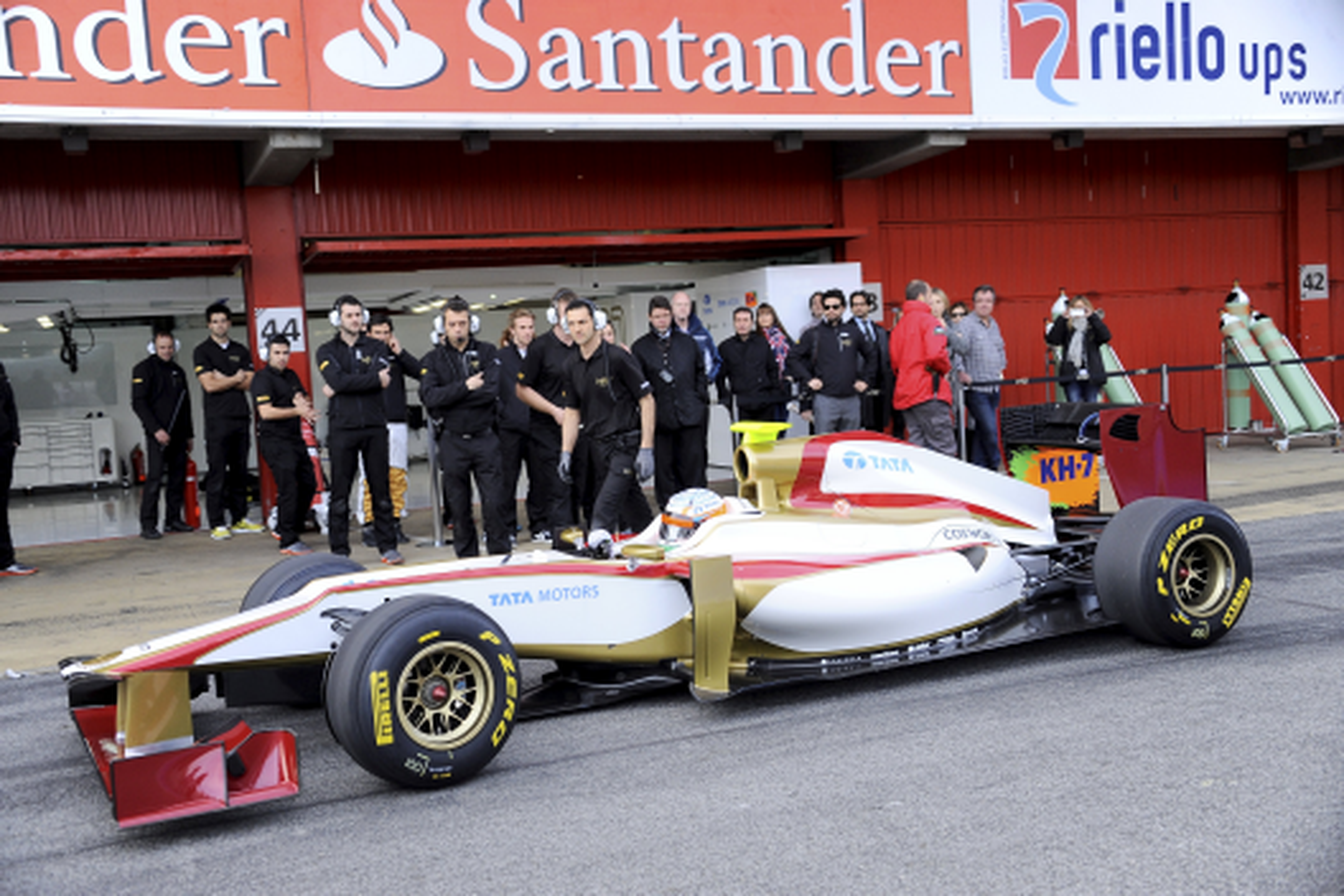 HRT presenta el nuevo F112 en Montmeló