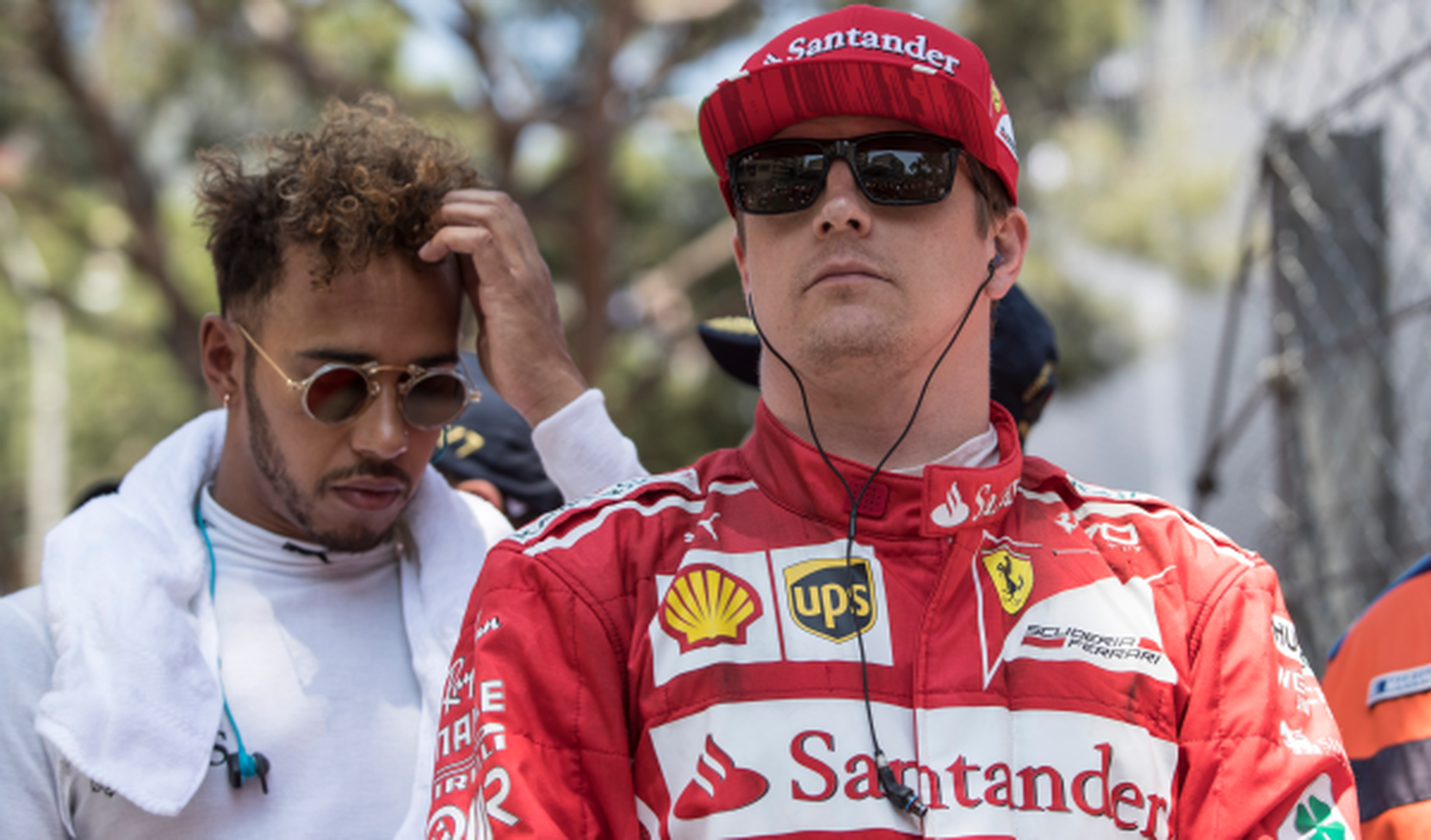 Lewis Hamilton da a Räikkönen donde más duele