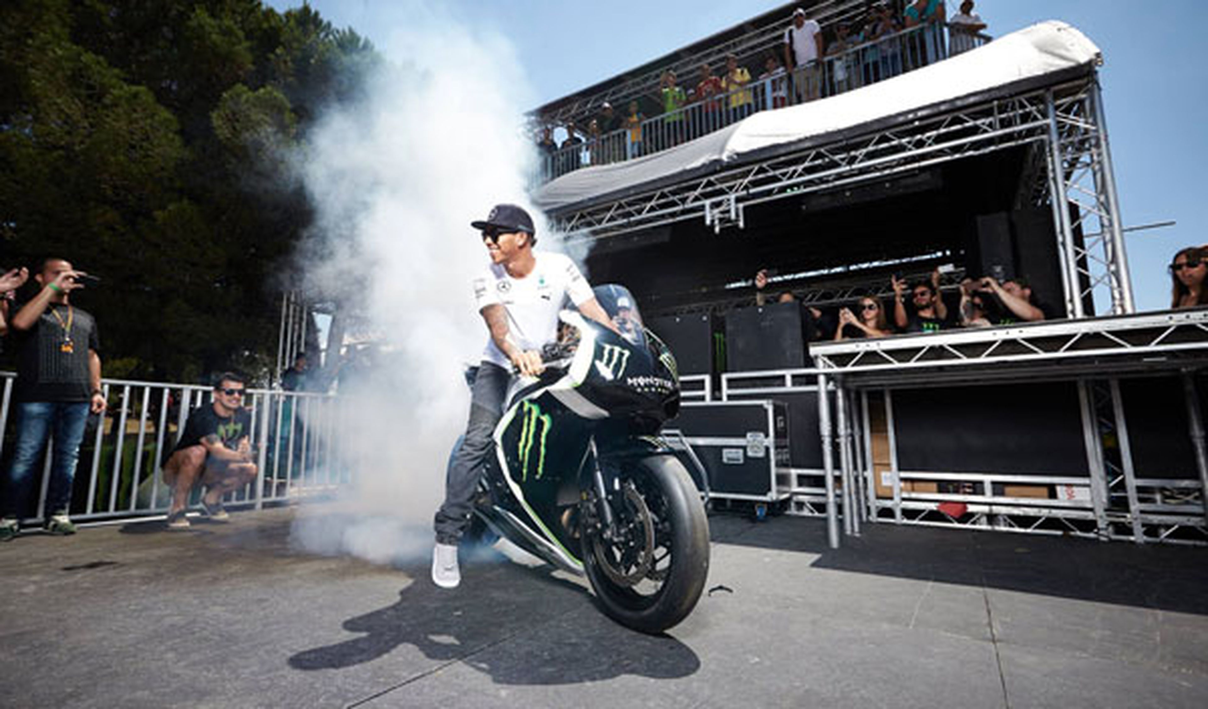 Lewis Hamilton en el GP Cataluña MotoGP 2014