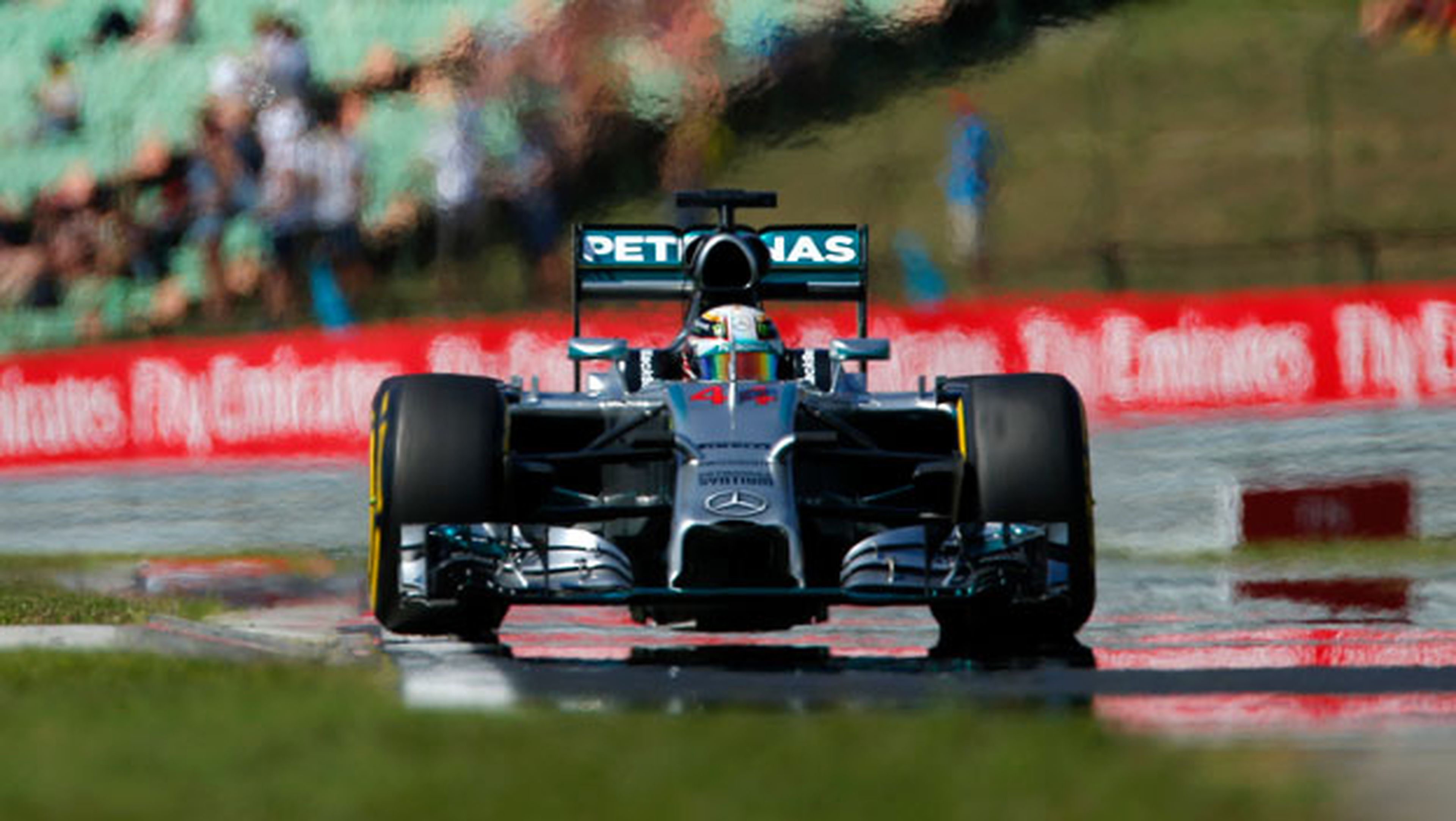 Lewis Hamilton con Mercedes durante el GP Hungria 2014