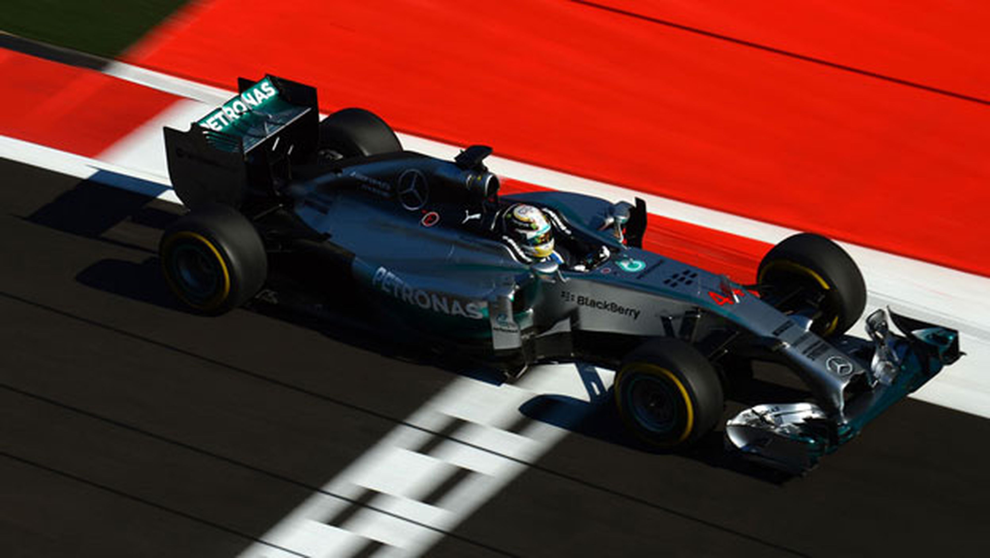 Lewis Hamlton con Mercedes en el GP Rusia