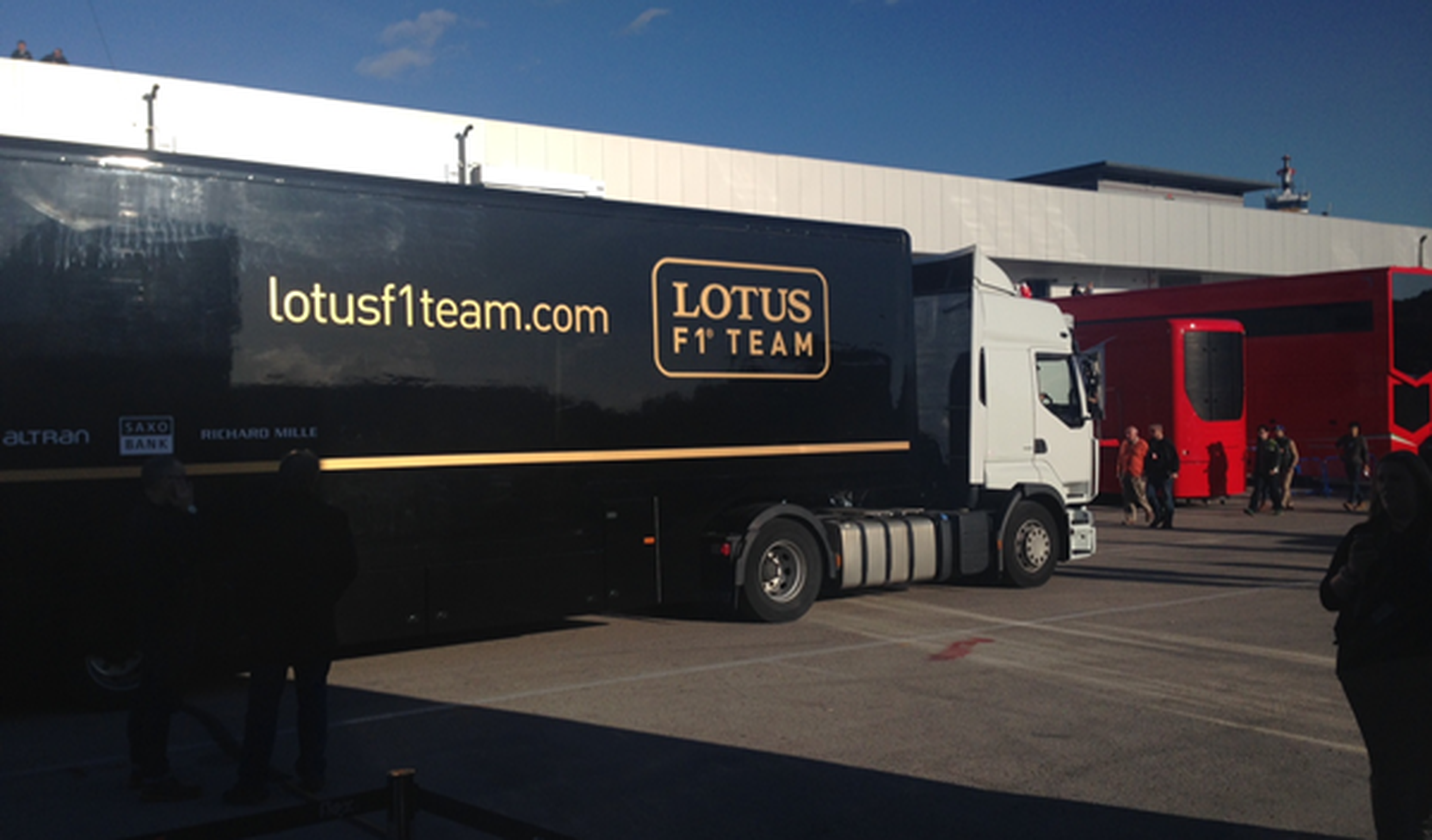 El Lotus E23 llega al Circuito de Jerez