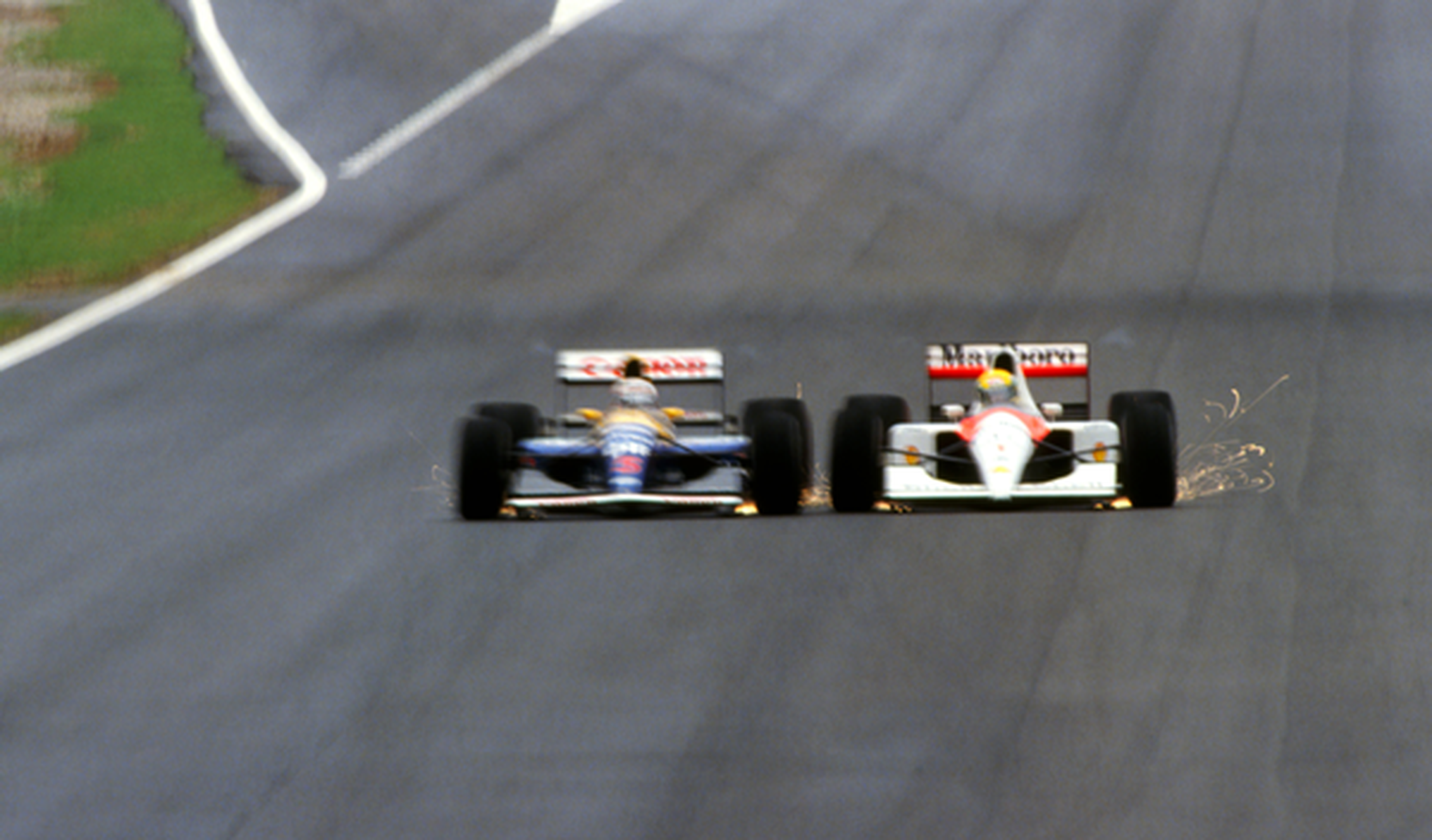 Mansell y Senna luchan por la victoria en 1991