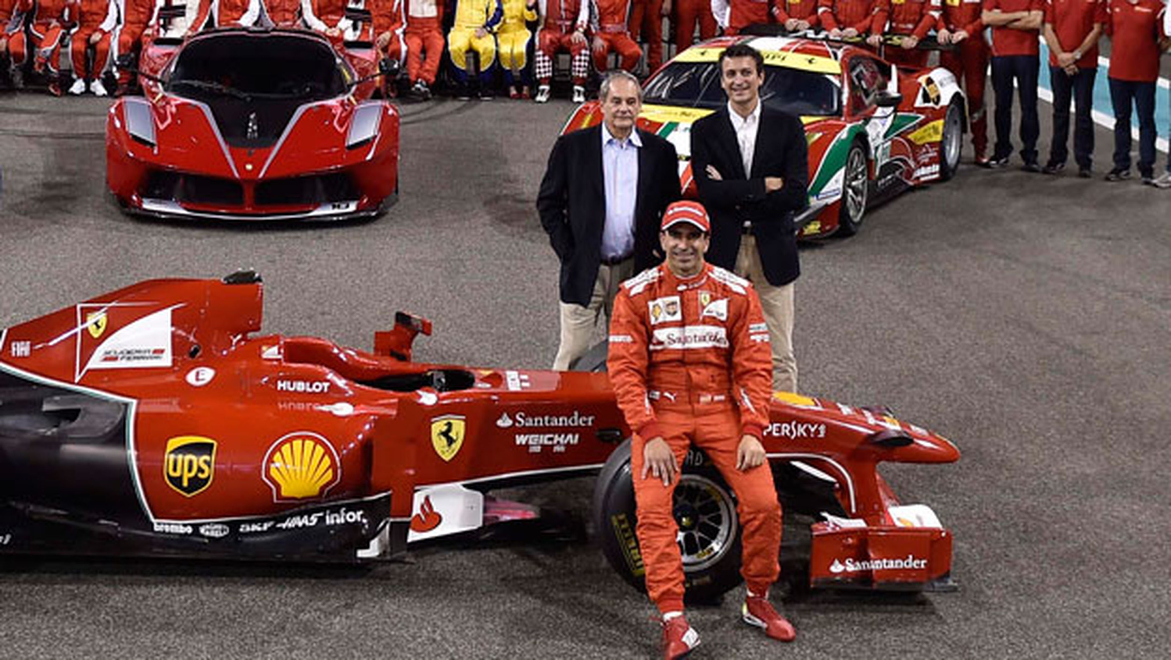 Marc Gene con el Ferrari FXX-K en Abu Dabi 2014