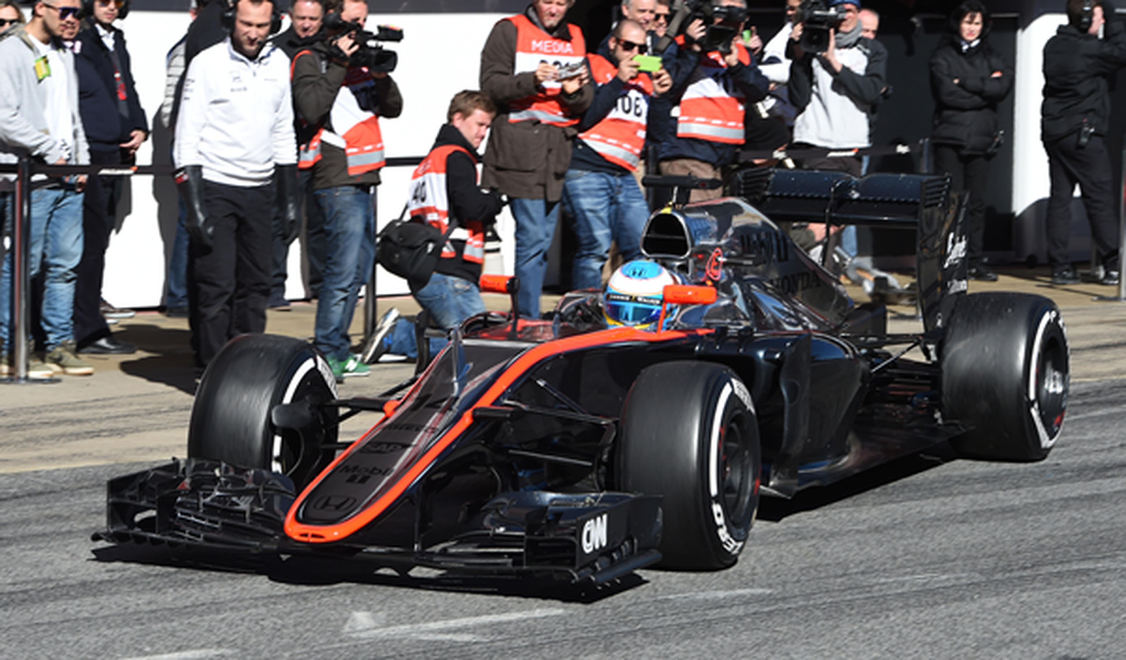 McLaren finaliza el día de test tras el accidente de Alonso