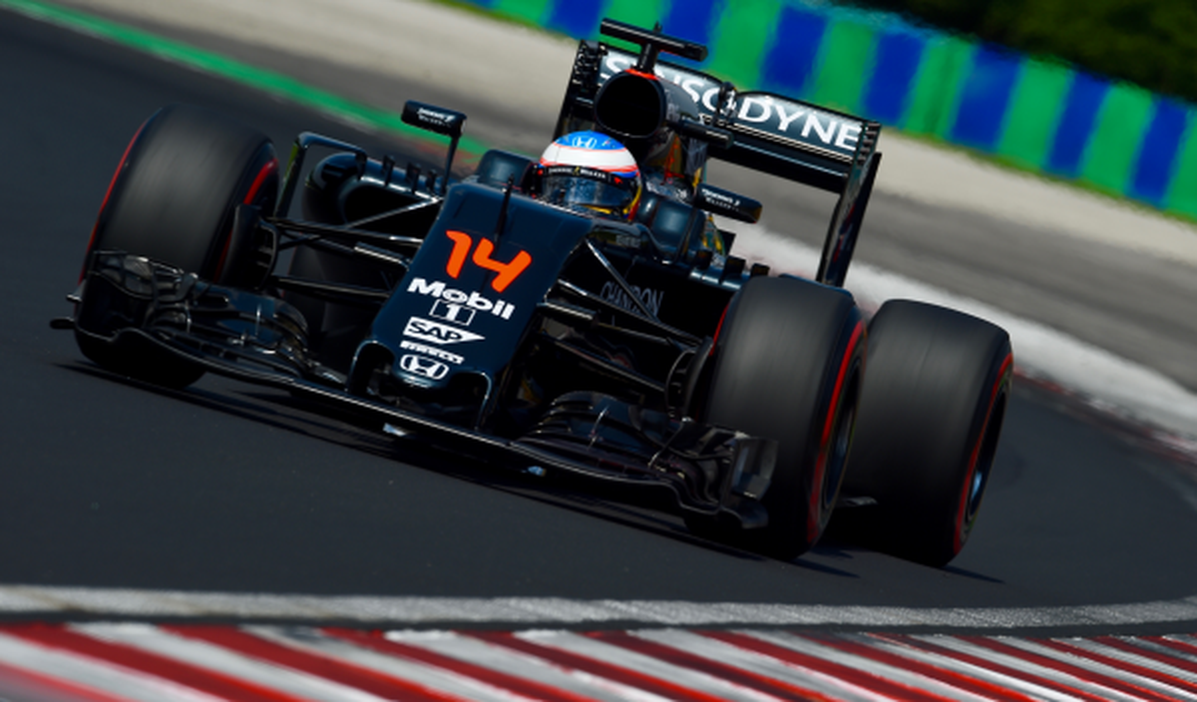 McLaren-Honda no dejará de evolucionar el coche de 2016