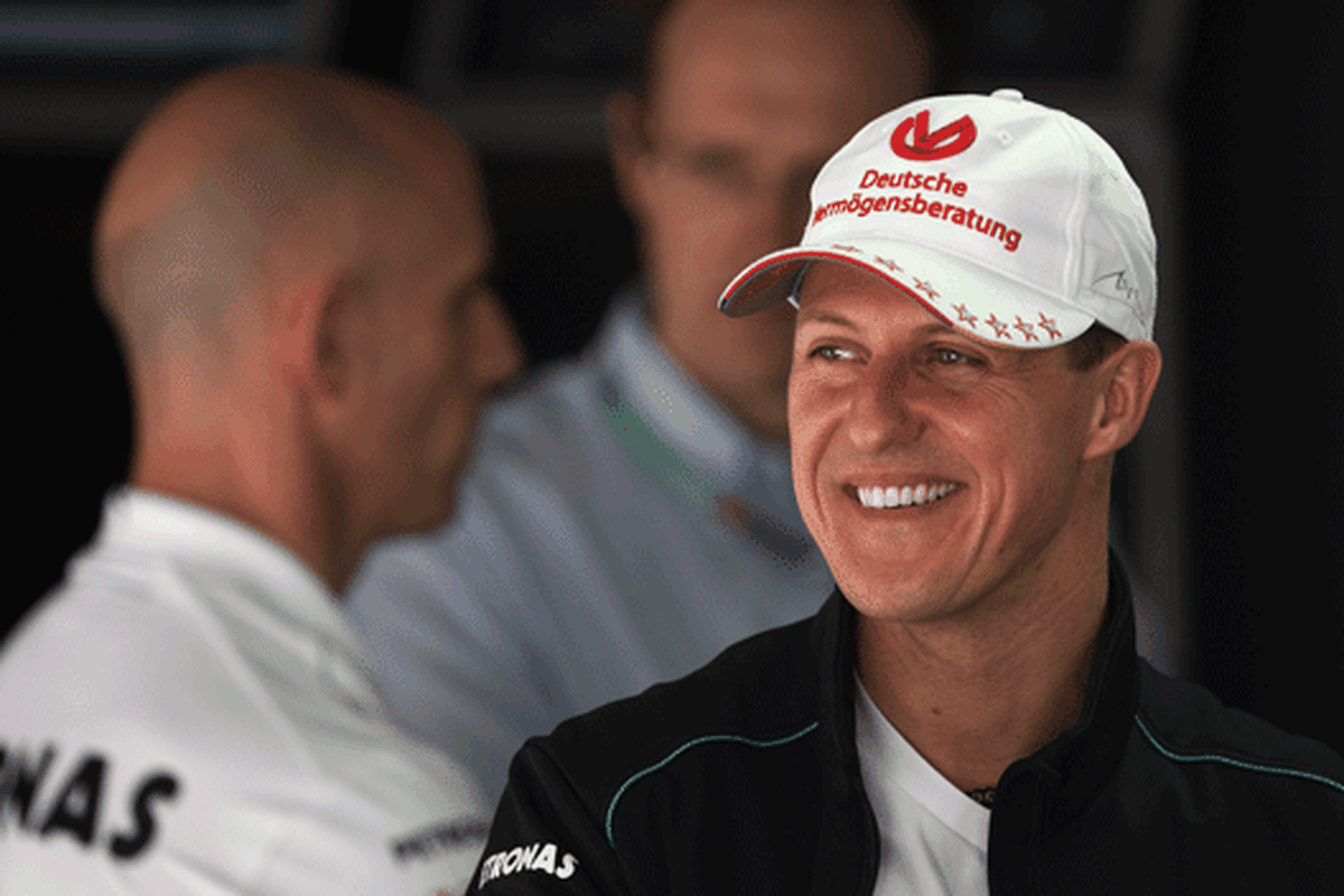 Michael Schumacher sigue "en fase de despertar"