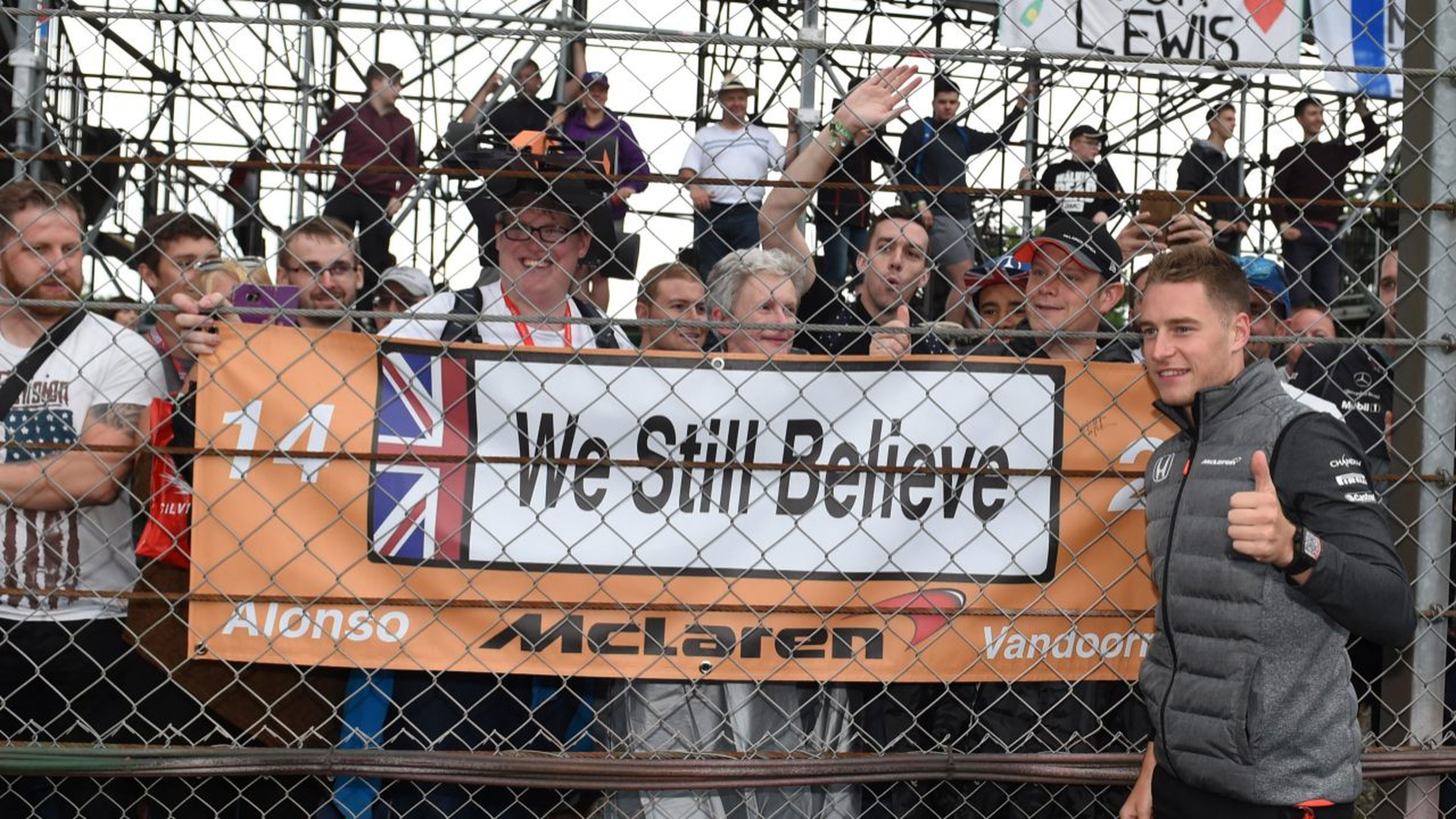 Pancarta de apoyo a McLaren en Silverstone