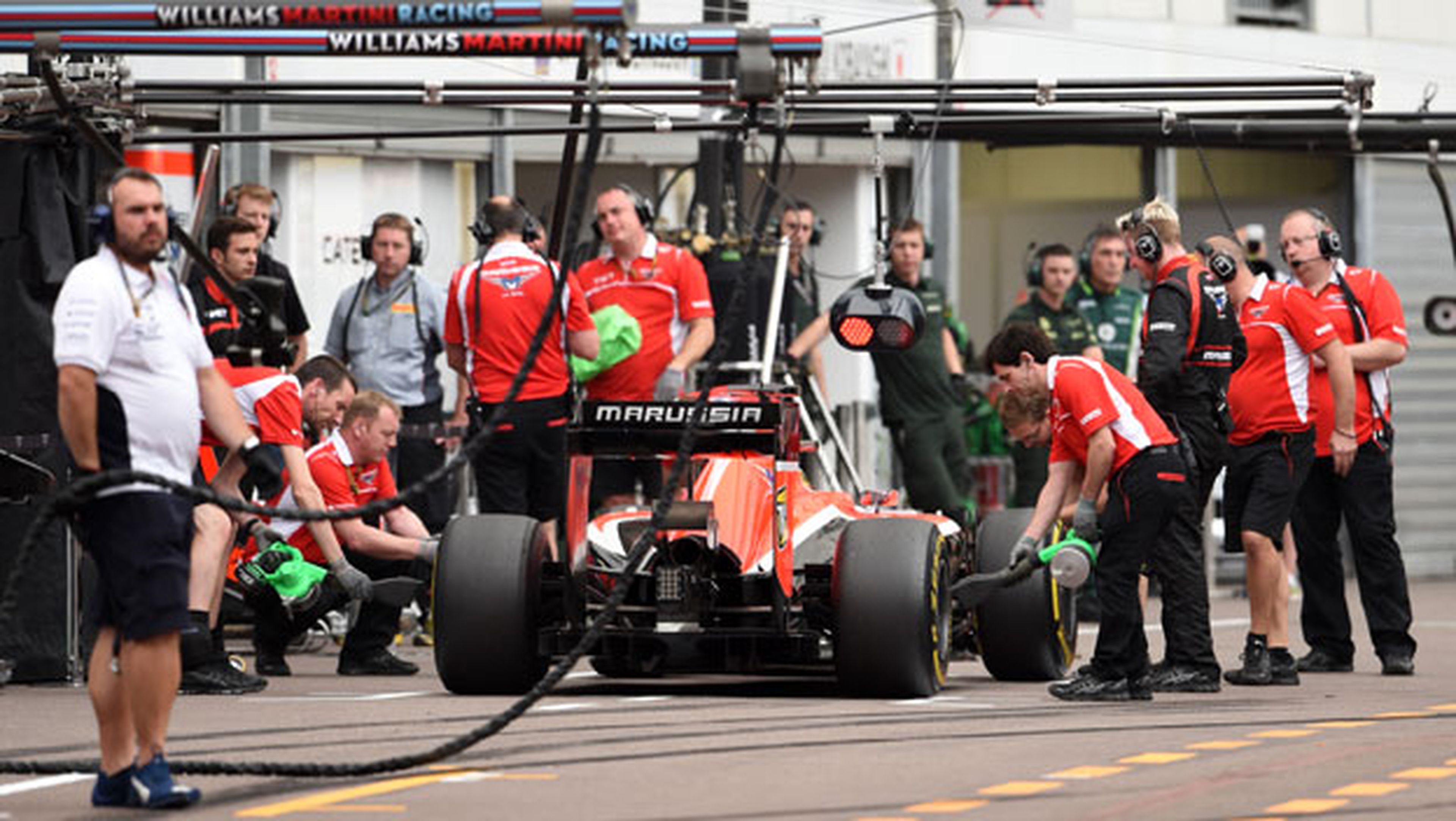 Parada en boxes del equipo Marussia