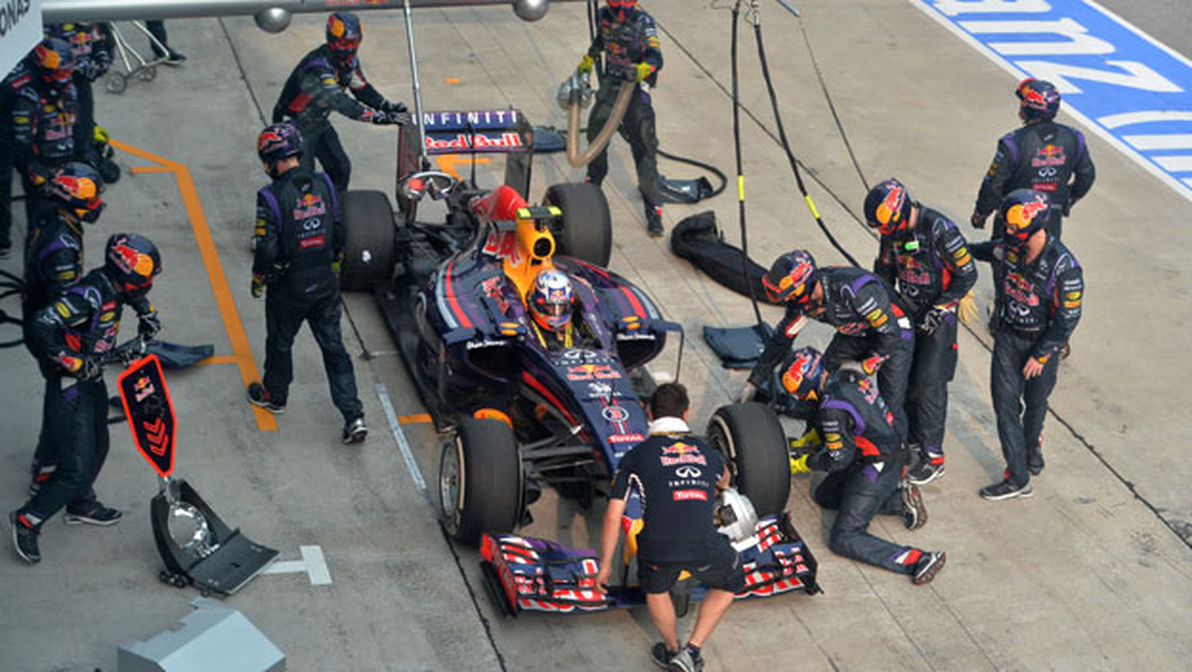 Parada en boxes del equipo Red Bull