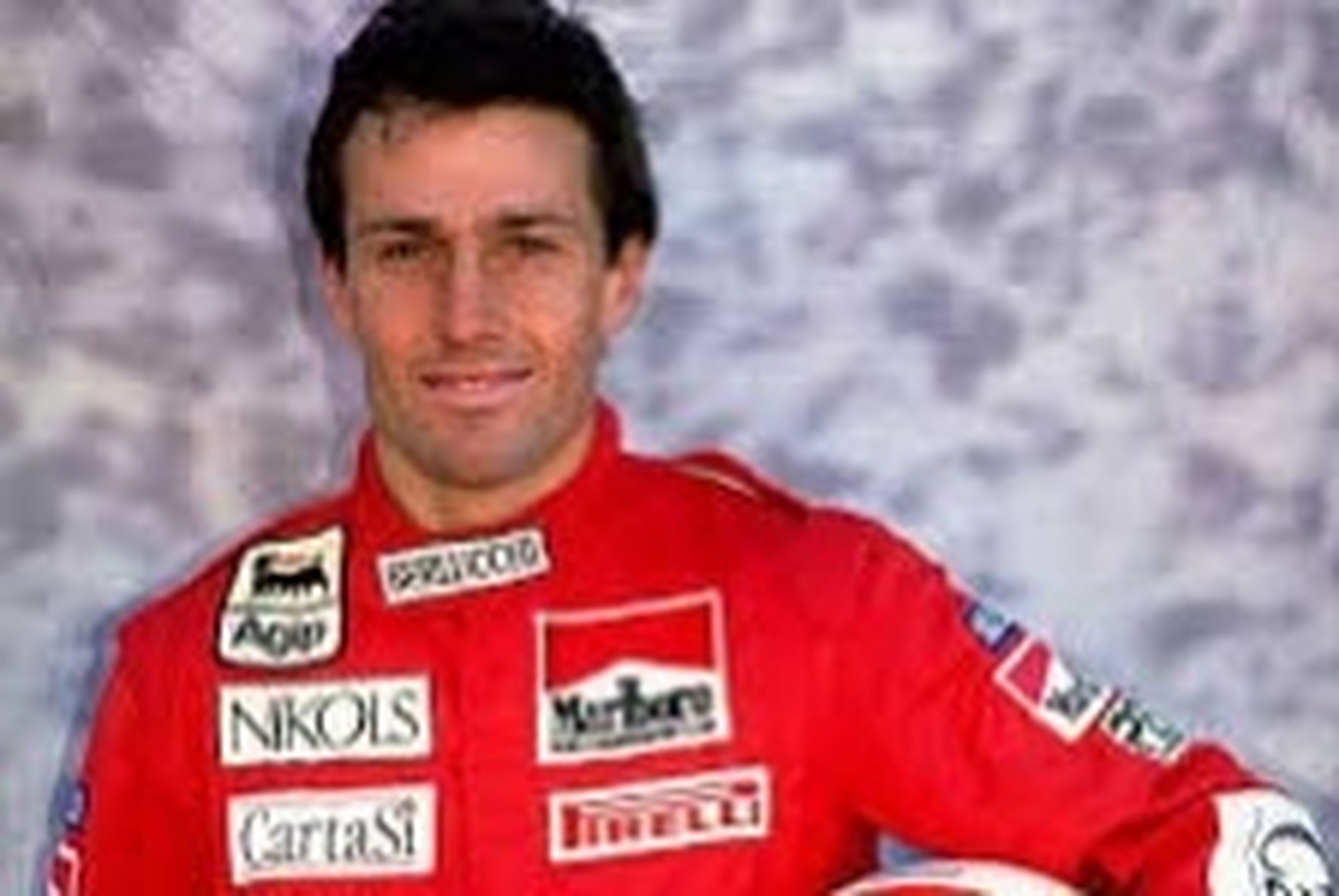 El piloto de F1 Andrea de Cesaris en un accidente de moto
