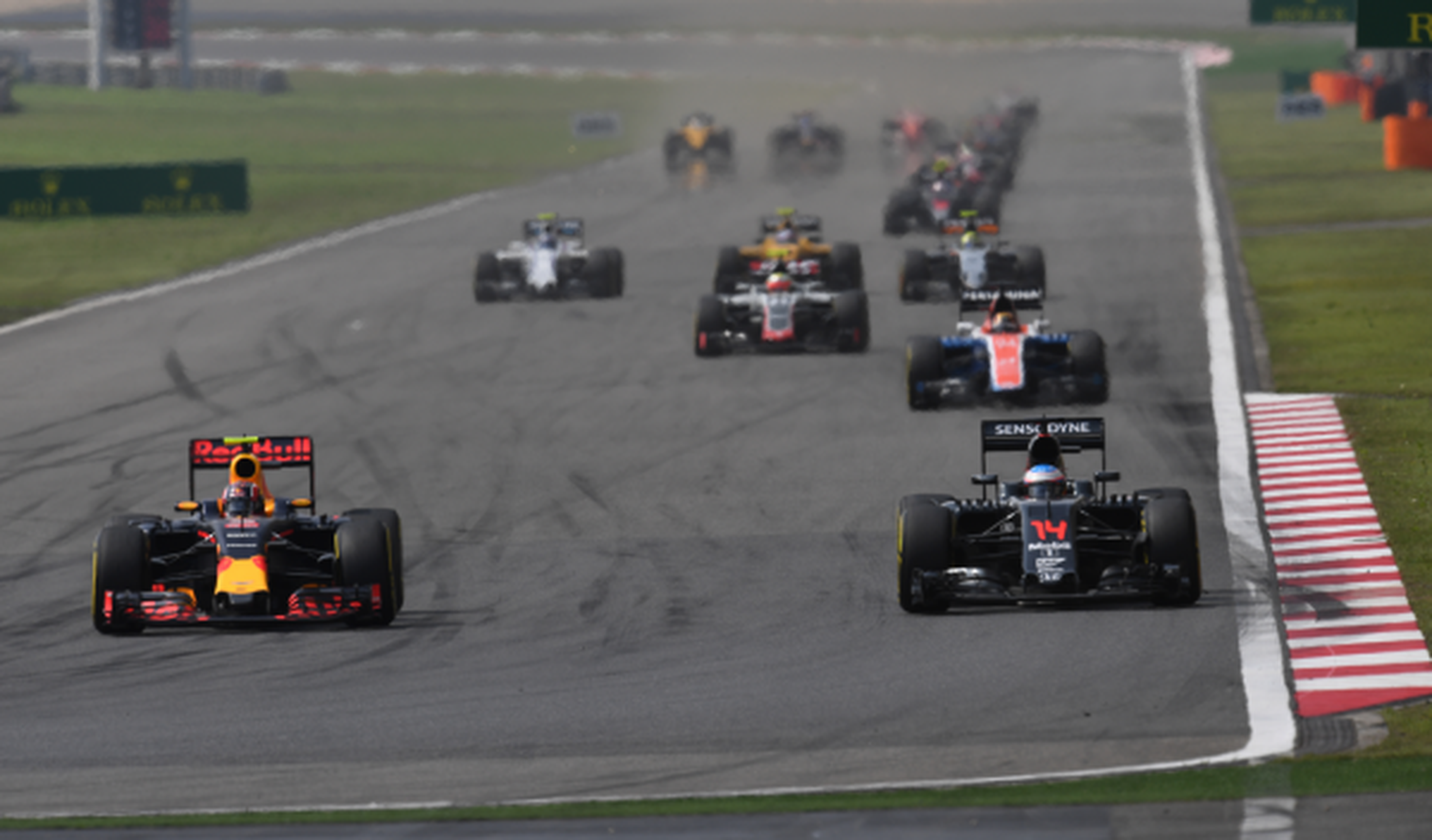 La recta de China, el gran dolor de cabeza de McLaren