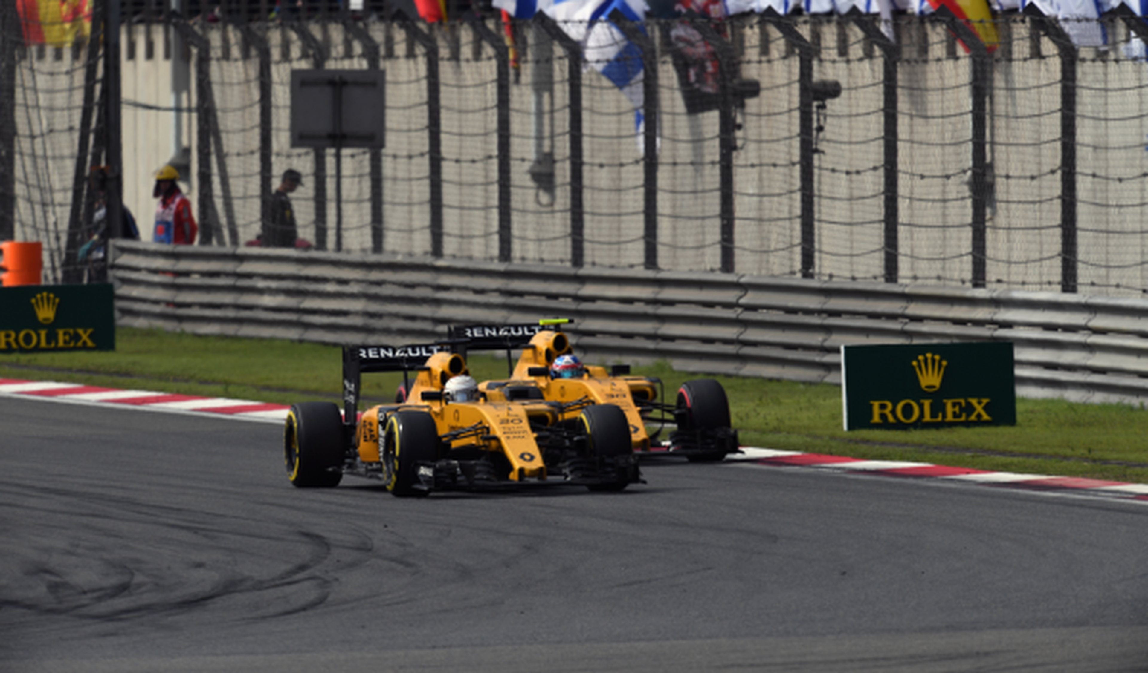 Renault, tres grandes premios y ni un solo punto