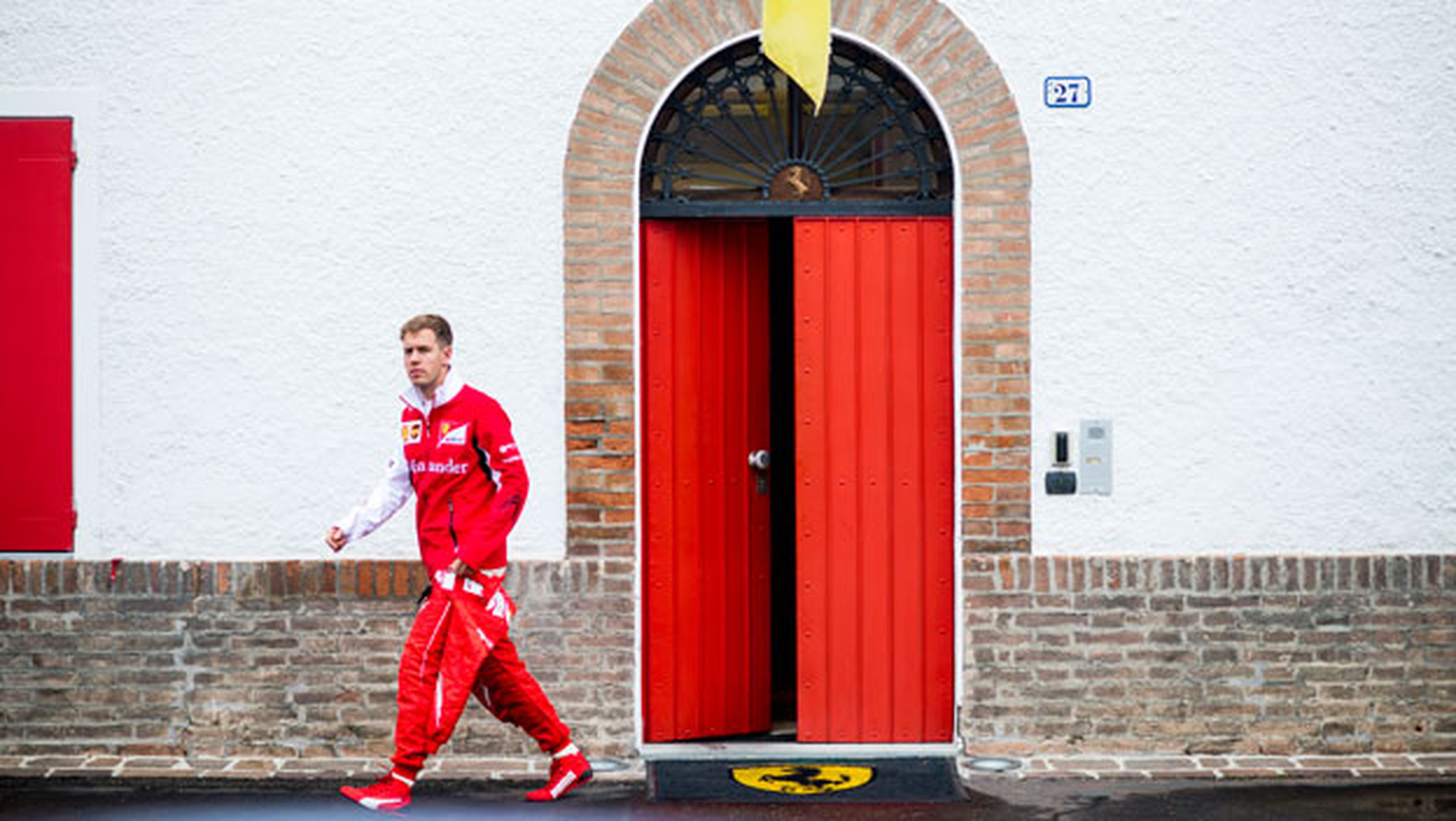 Sebastian Vettel con Ferrari en Maranello