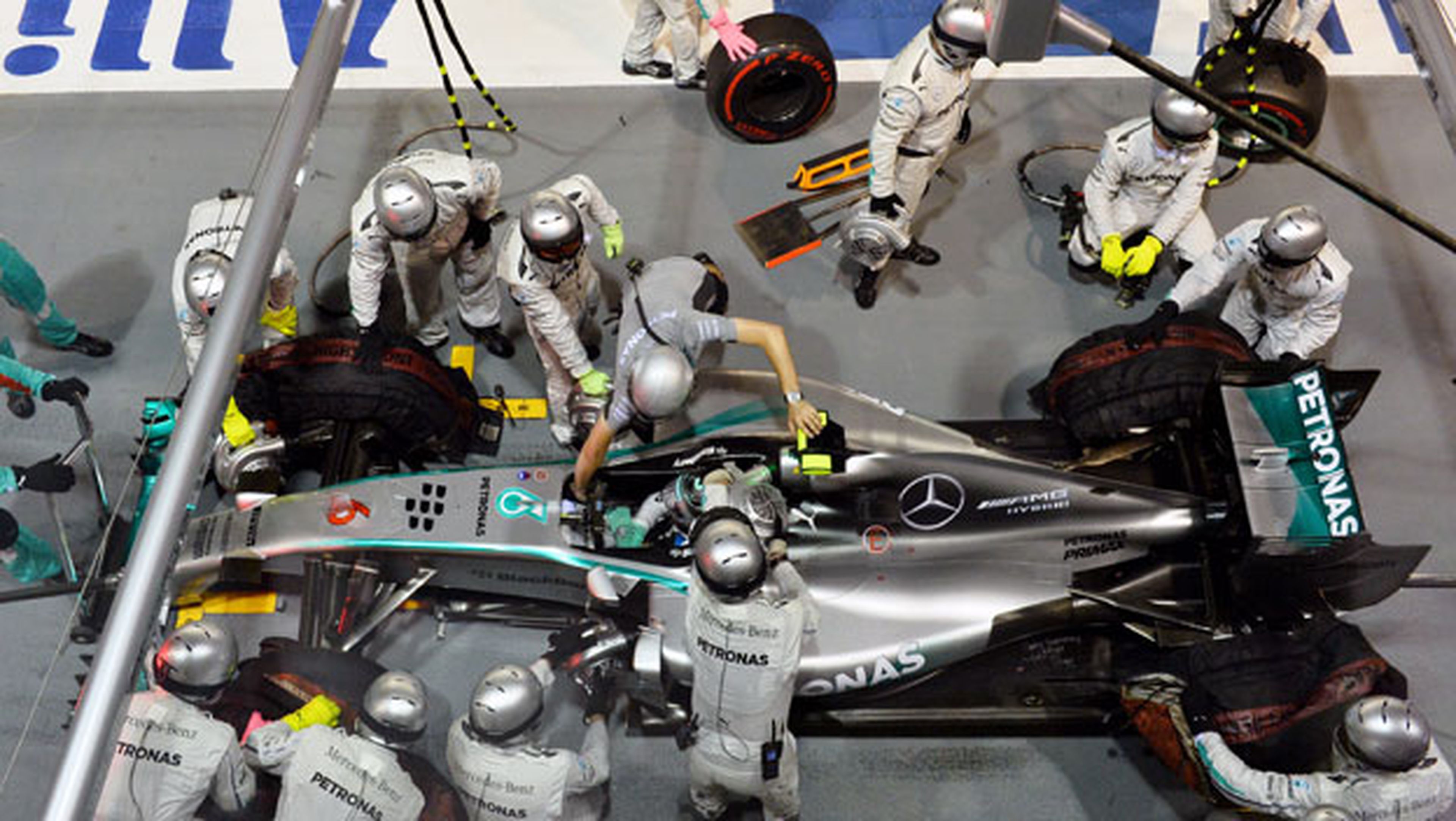 Una 'sustancia extraña' provocó la avería de Rosberg