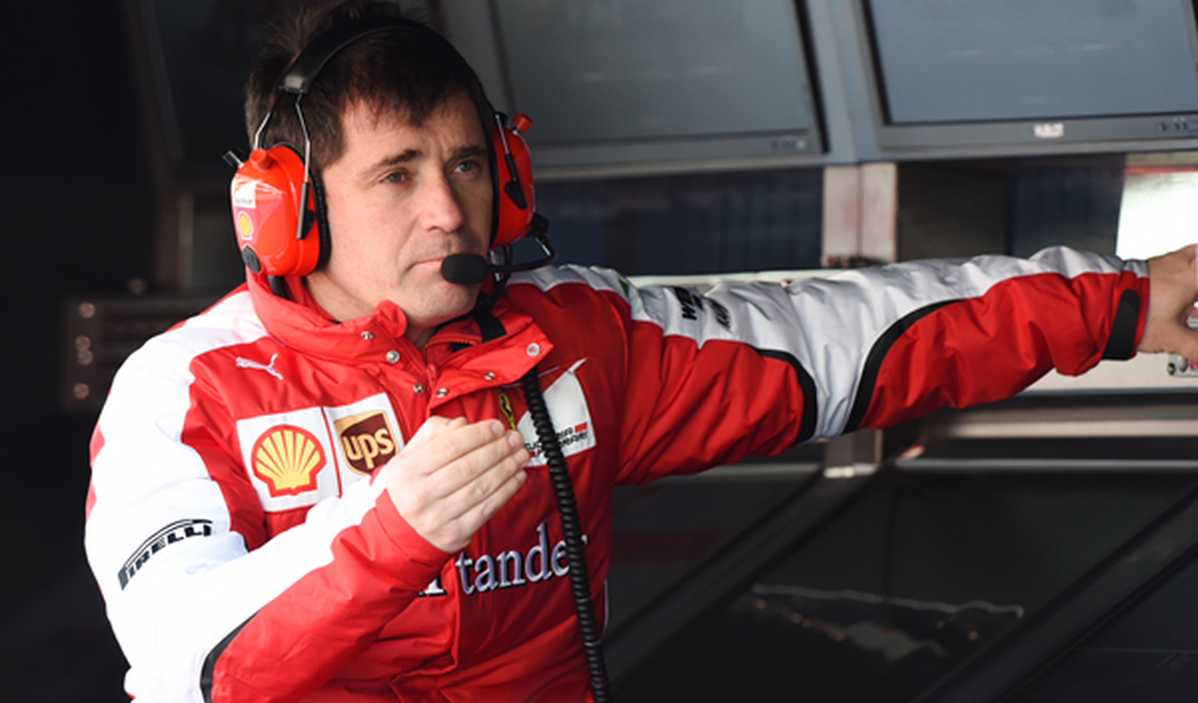 Toni Cuquerella, en el muro del equipo Ferrari