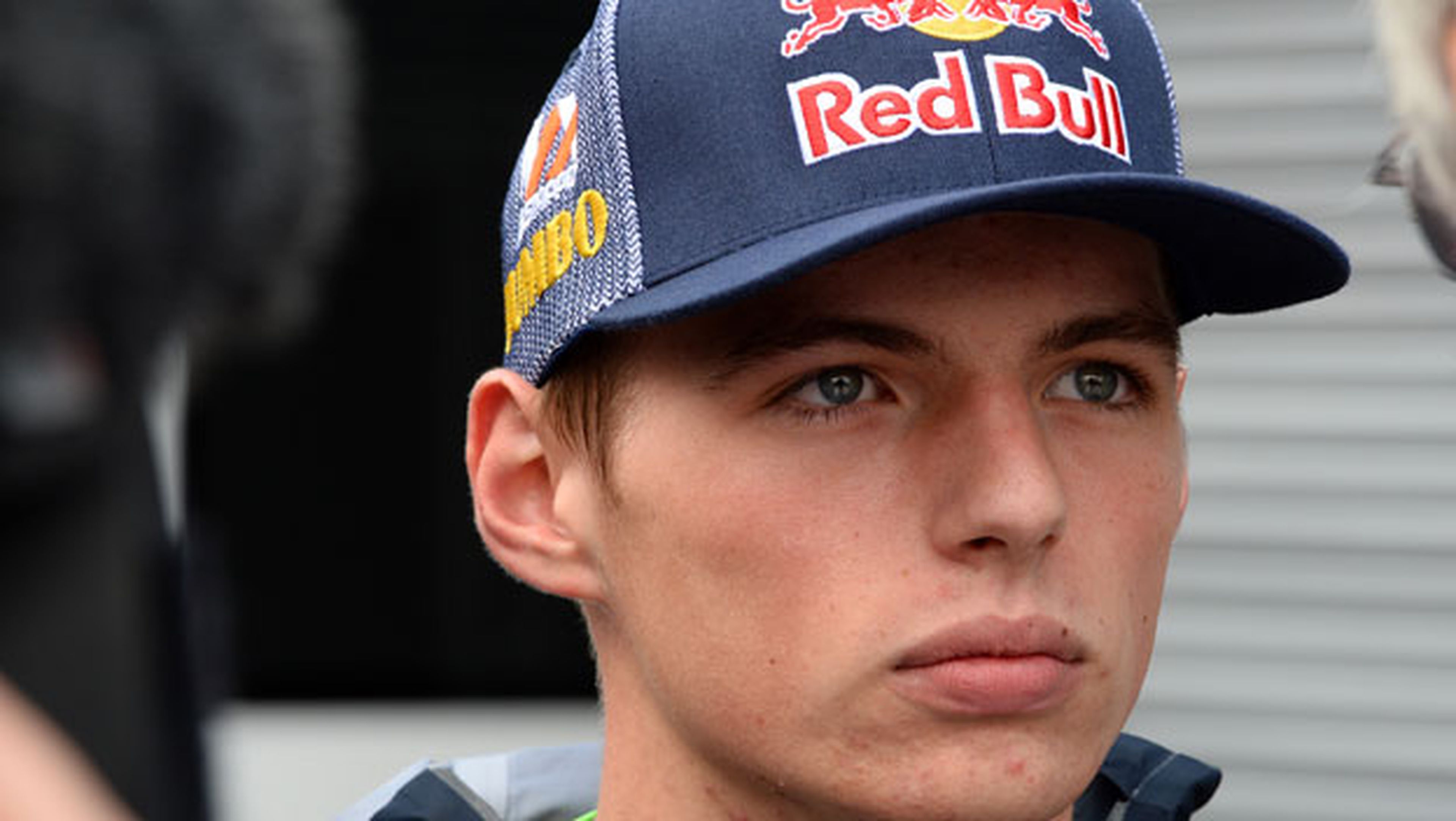 Verstappen empezará el Mundial 2015 sin carné de conducir