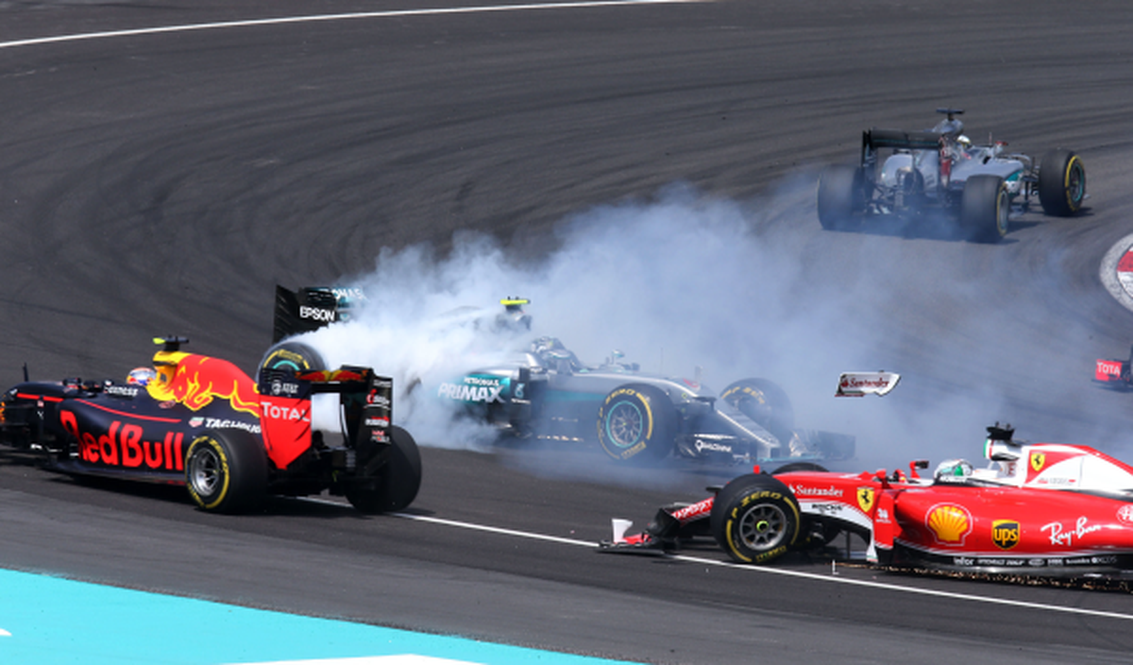 Vettel, sancionado por su incidente en la salida de Malasia