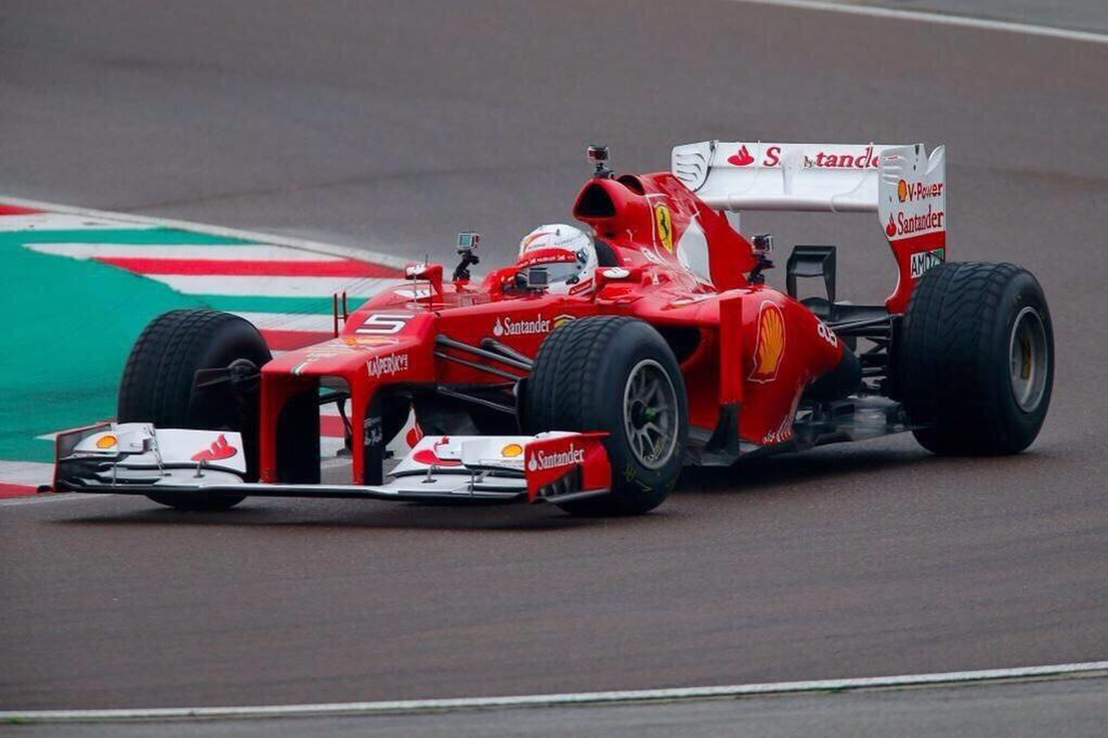 Vettel ya ha probado su primer Ferrari