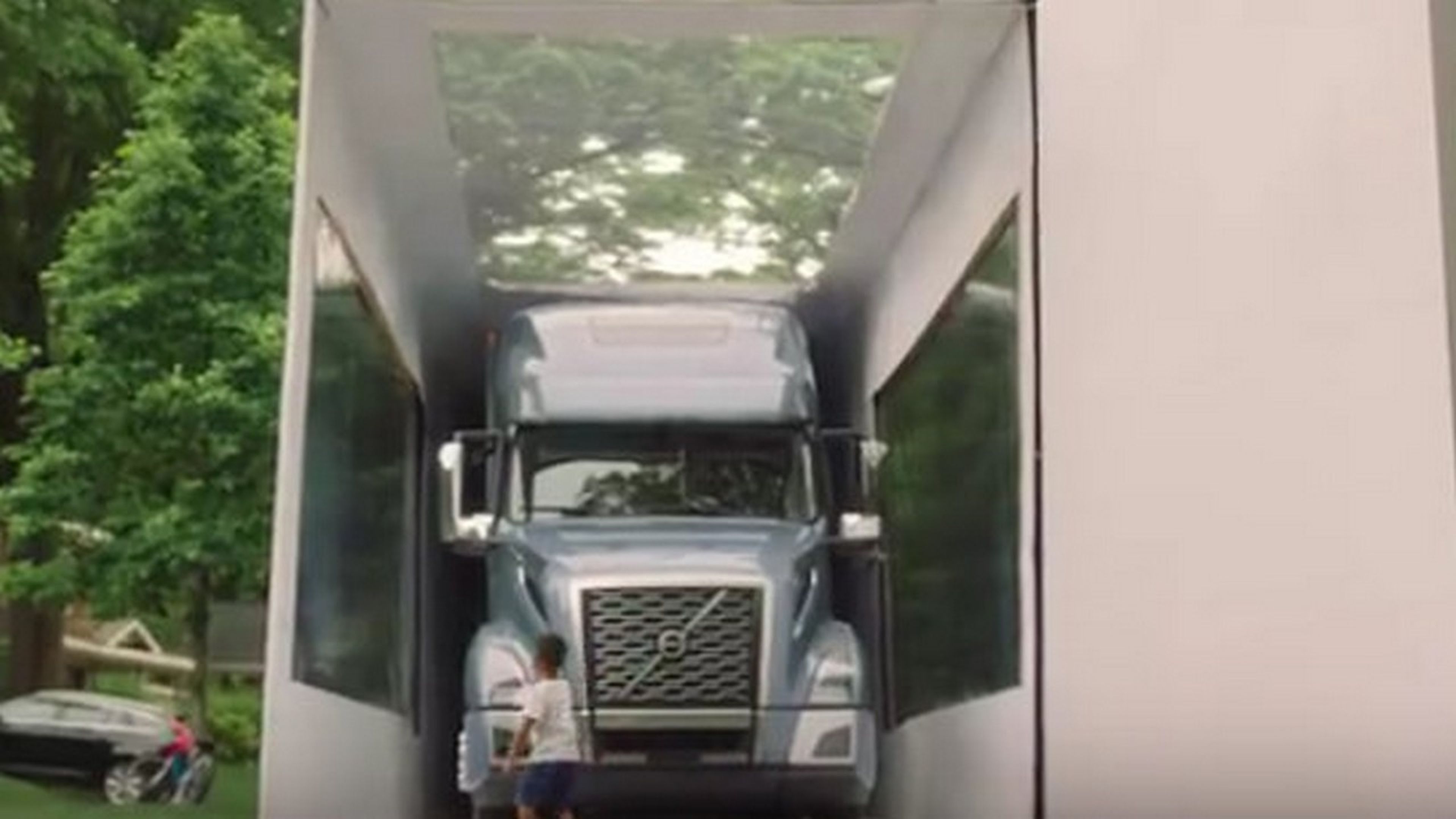 Volvo Trucks Unboxing