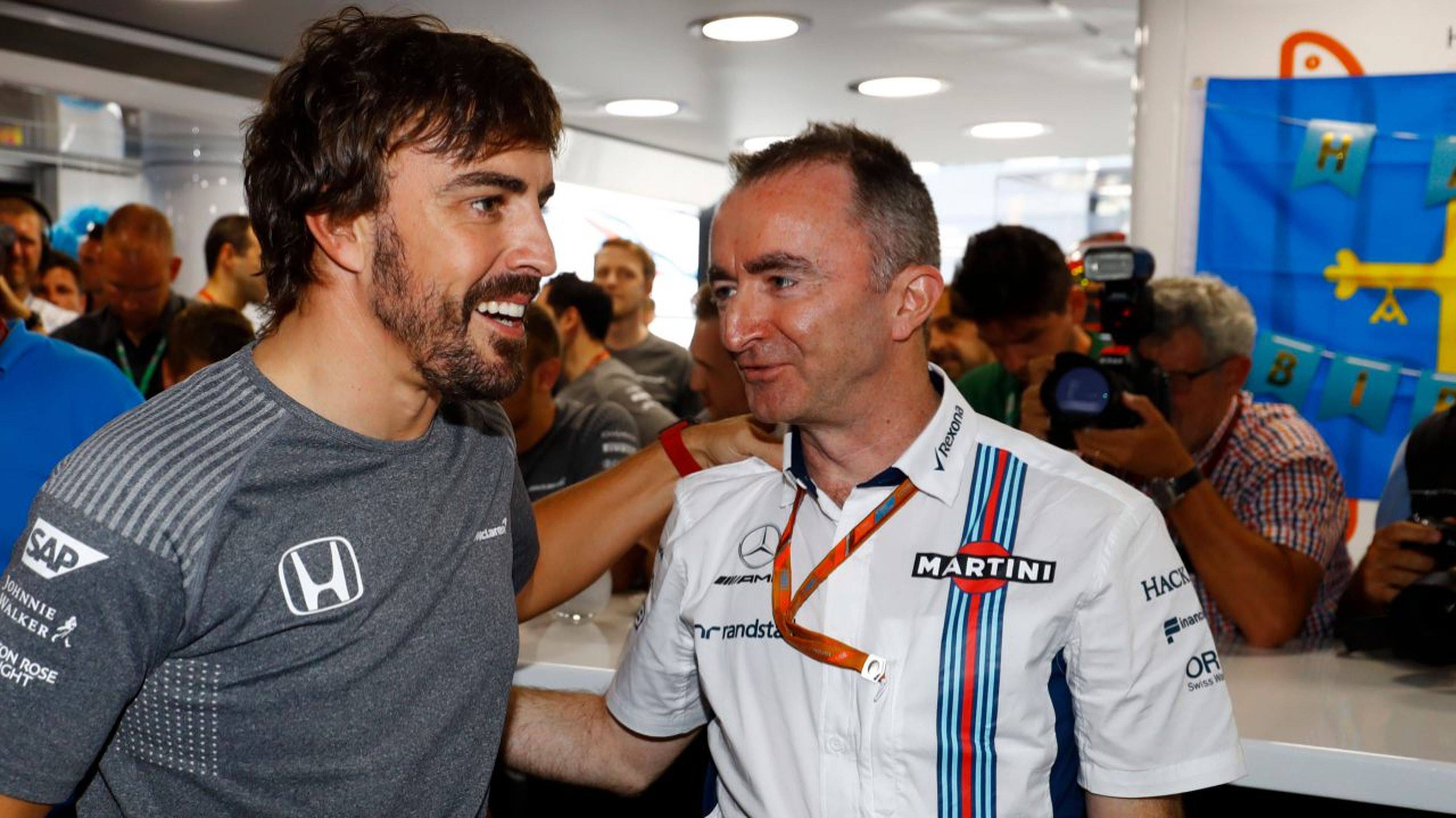 Fernando Alonso y Paddy Lowe, de Williams