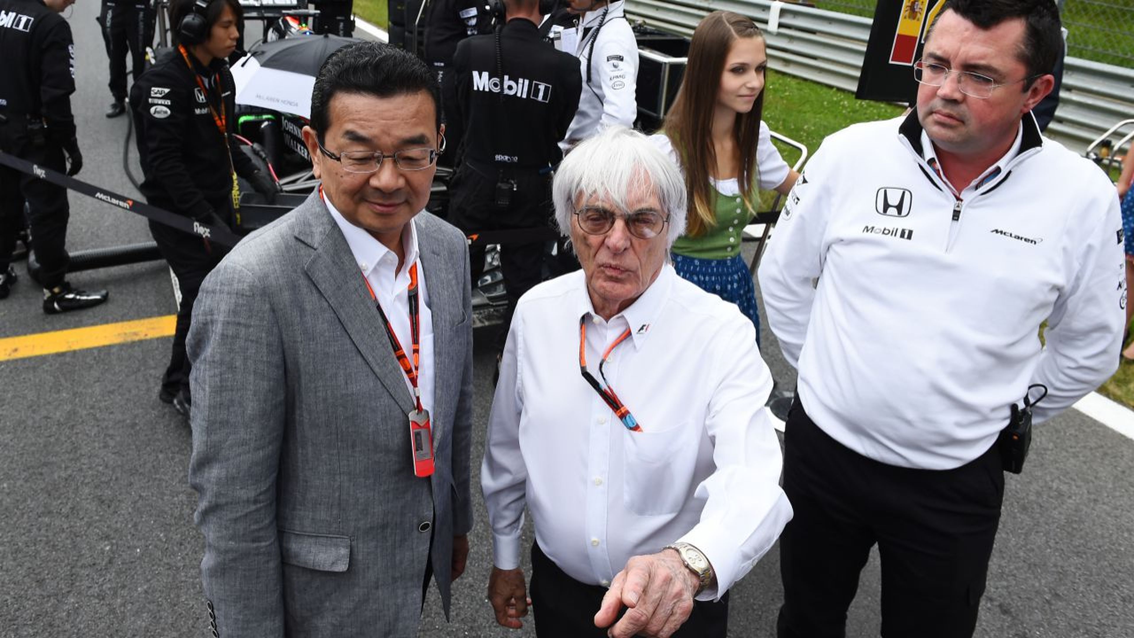 Ecclestone en parrilla de F1 junto a McLaren