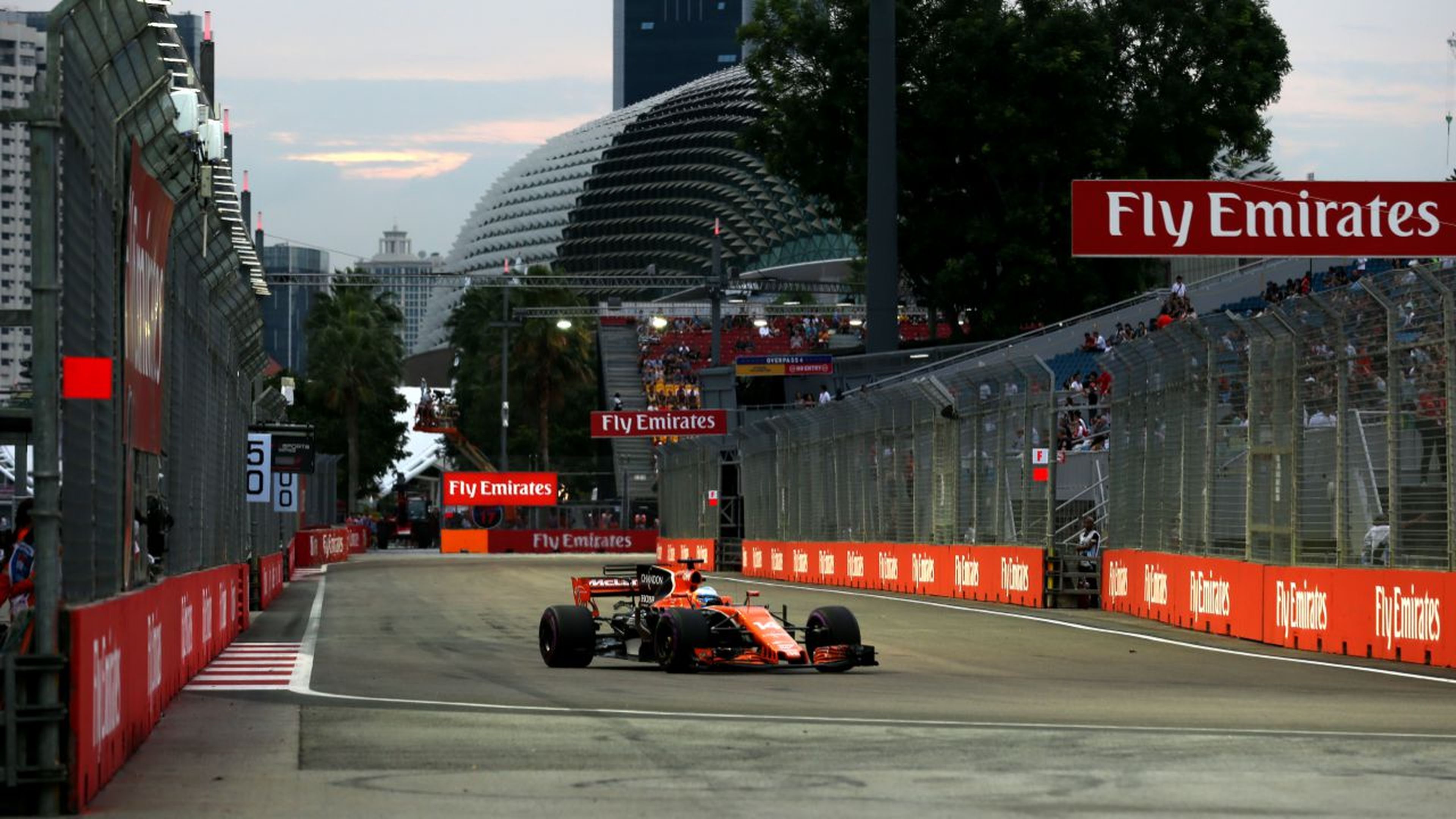 Fernando Alonso en los Libres 3 del GP Singapur