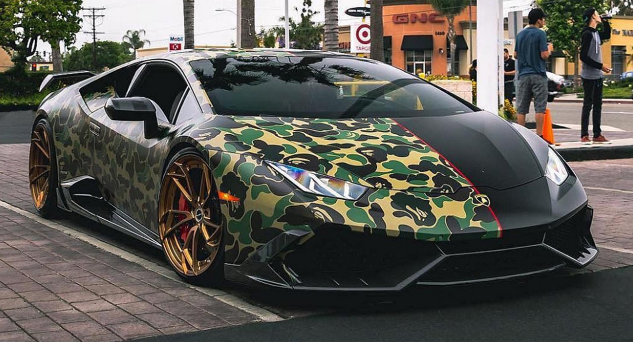 Camuflaje y mate en un espectacular Lamborghini Huracán -