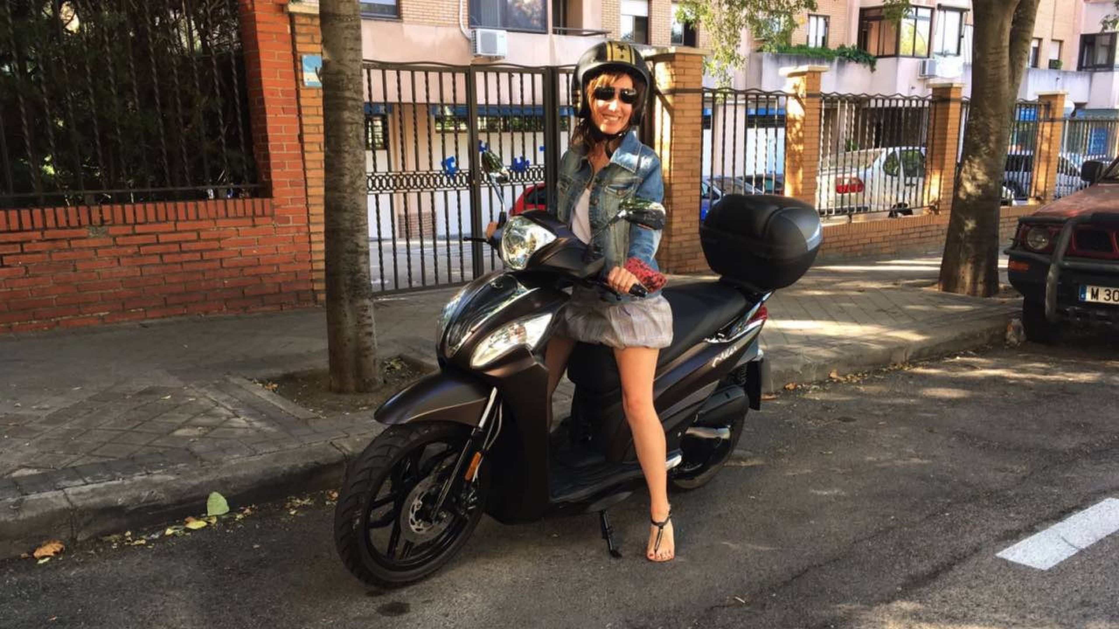 Algunos fabricantes diseñan motos para mujeres.