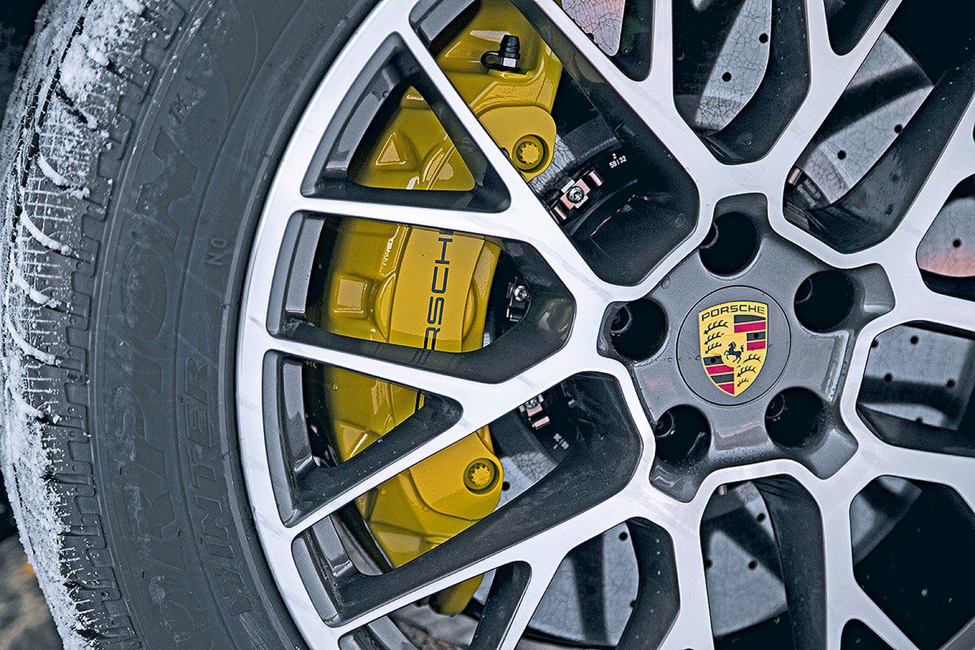 Al volante del Porsche Macan Performance Paket