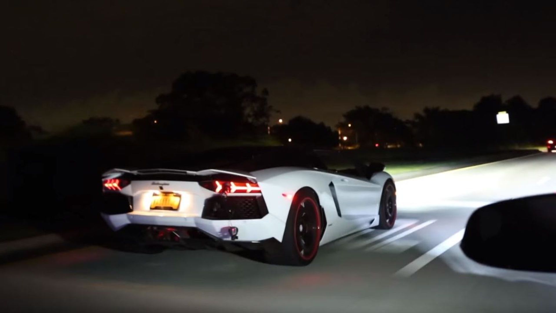 Vídeo un Aventador contra un Tesla Model S P100D