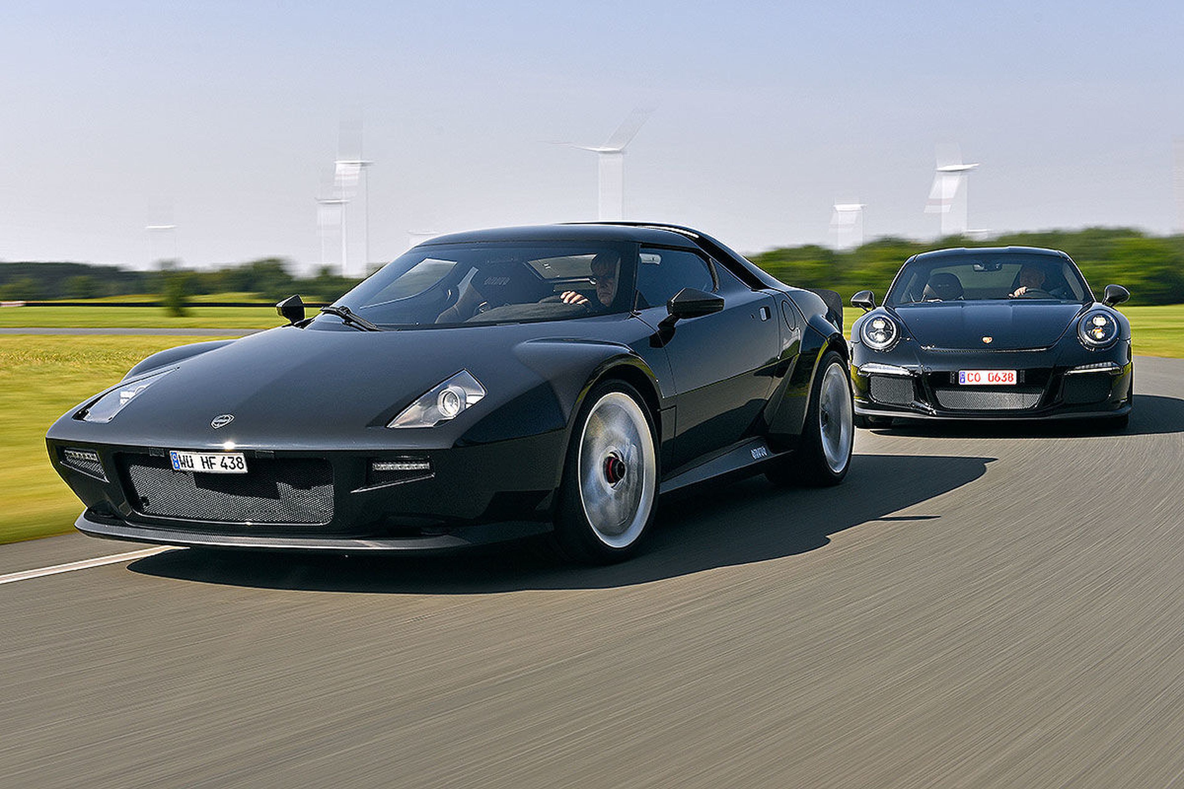 New Stratos vs Porsche 911 R