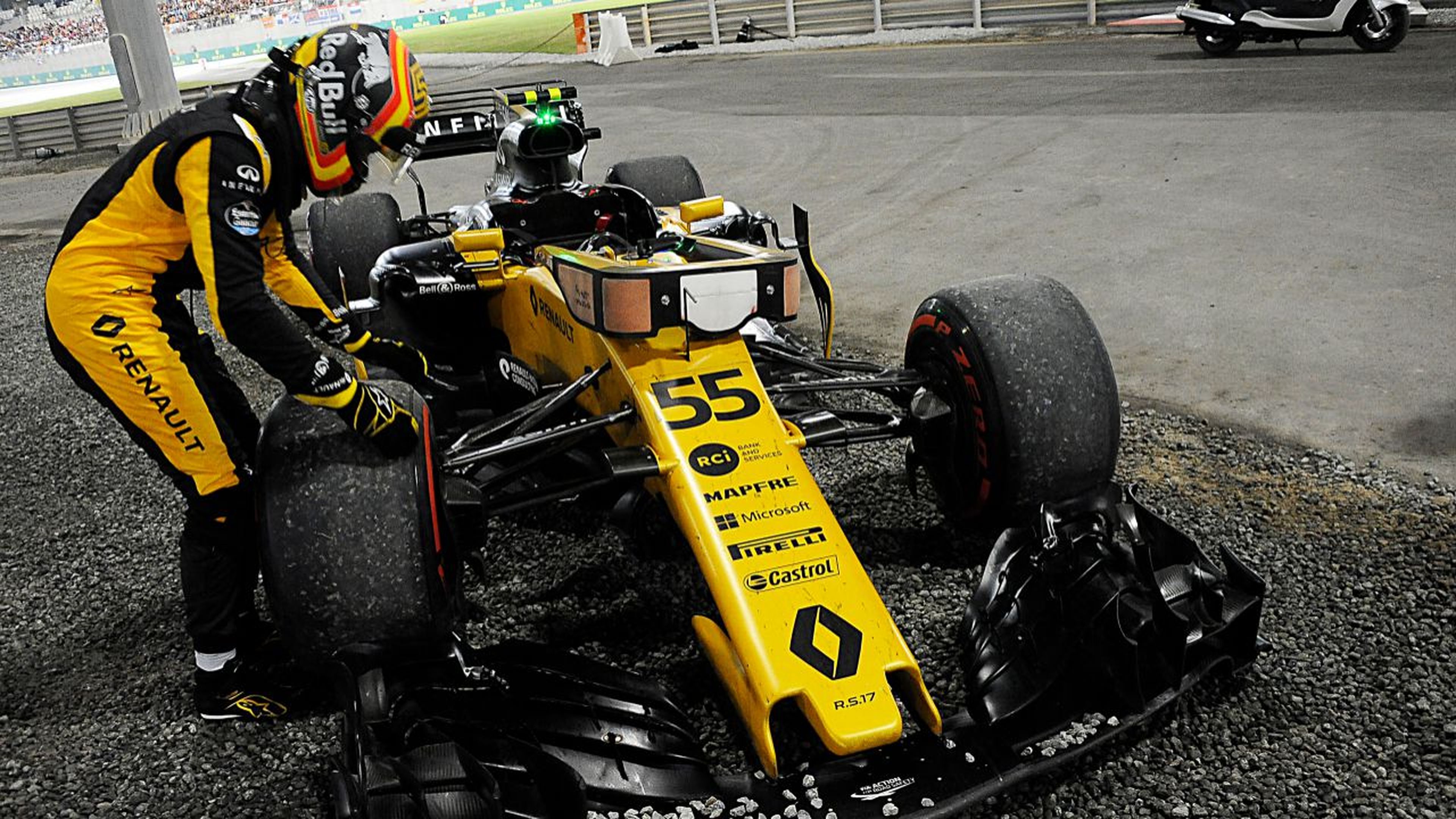 Carlos Sainz problema Renault Abu Dhabi