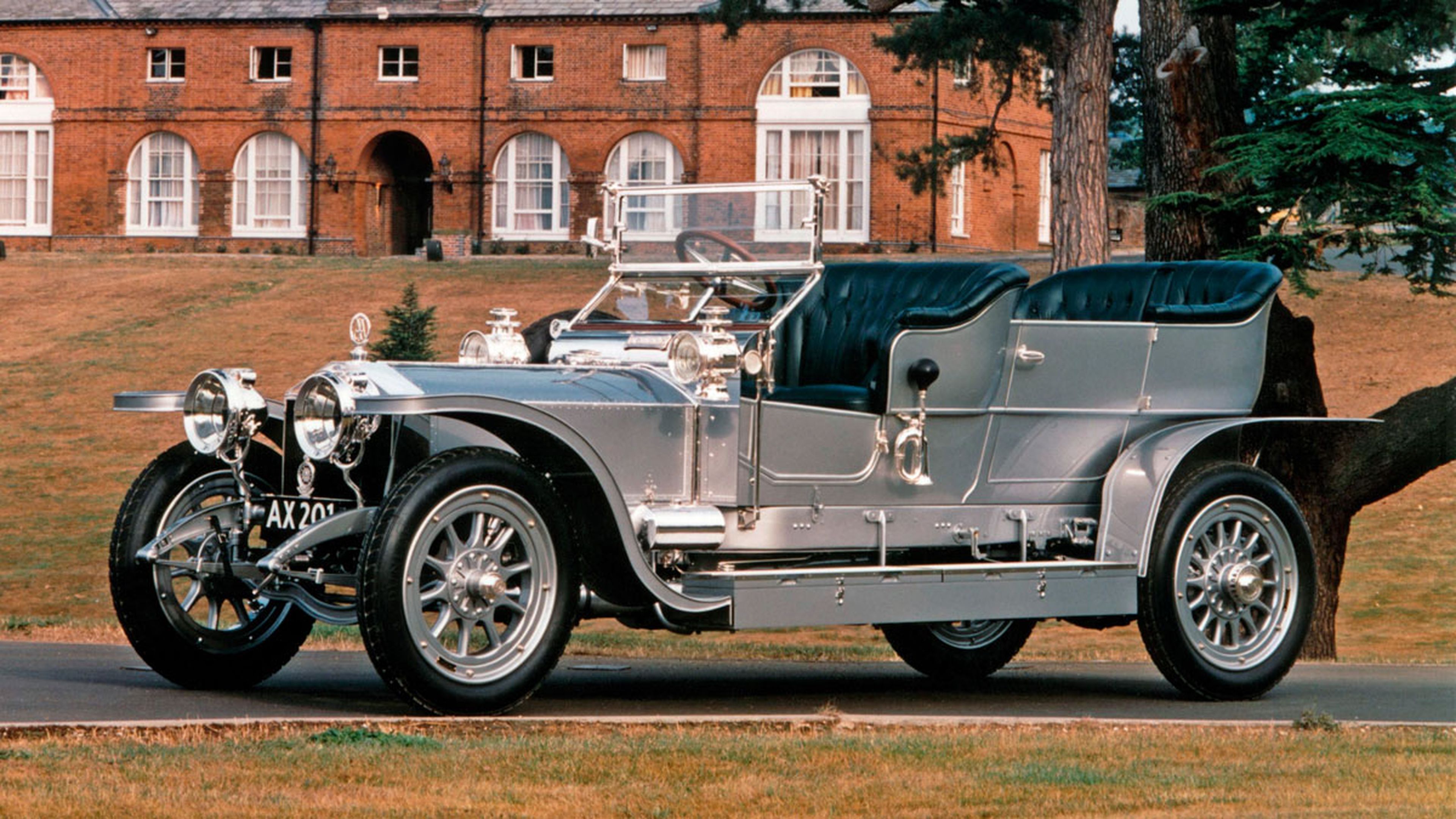 Rolls-Royce Silver Ghost.