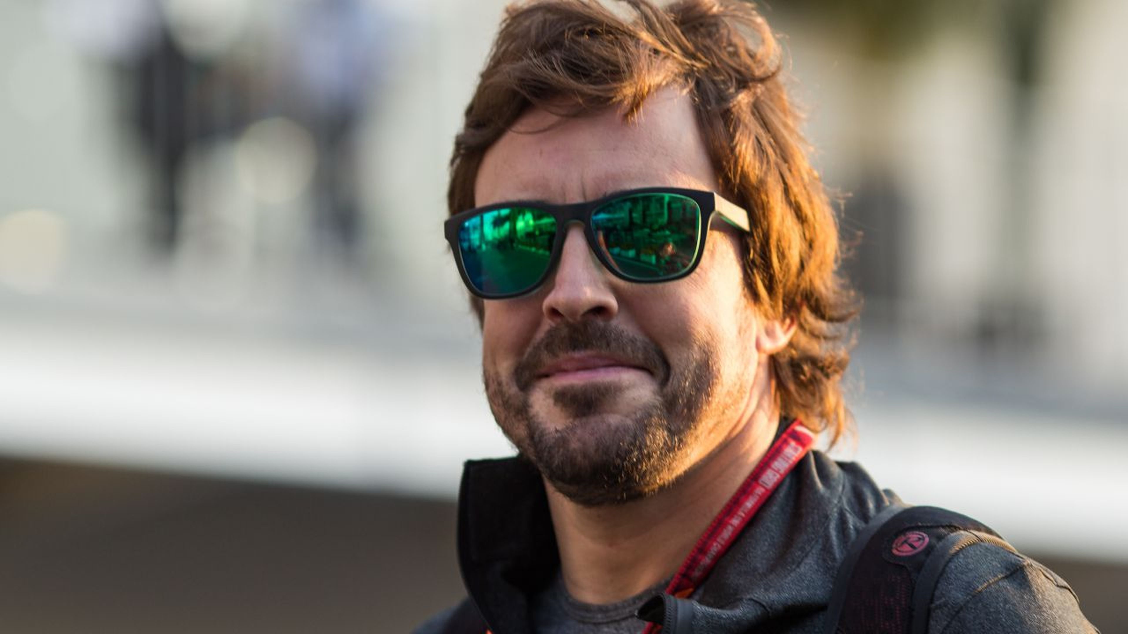 Fernando Alonso, en el paddock del GP México 2017