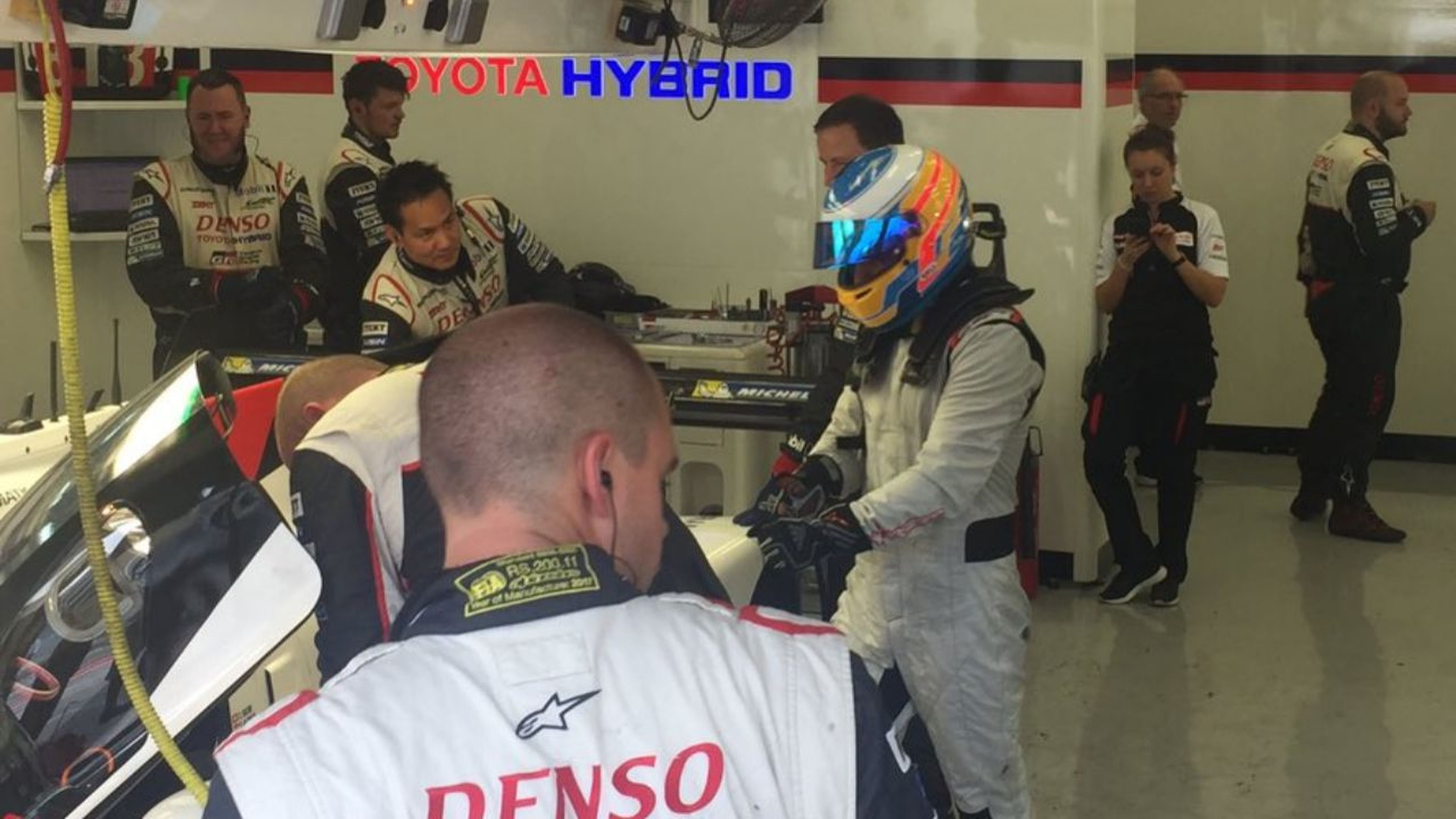 Fernando Alonso prueba Toyota Le Mans