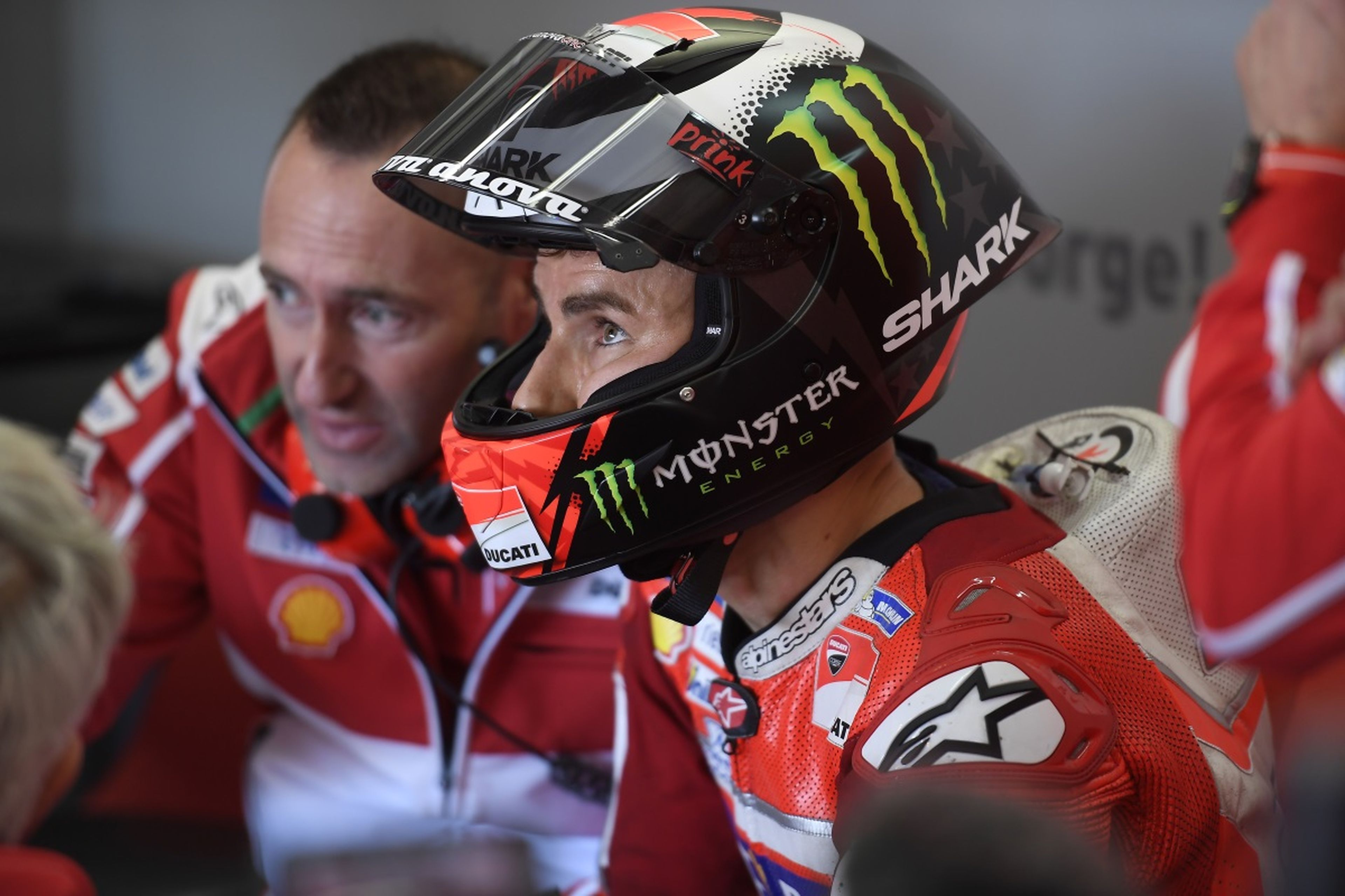 Jorge Lorenzo, descontento con las mejoras de Ducati en el test de Valencia