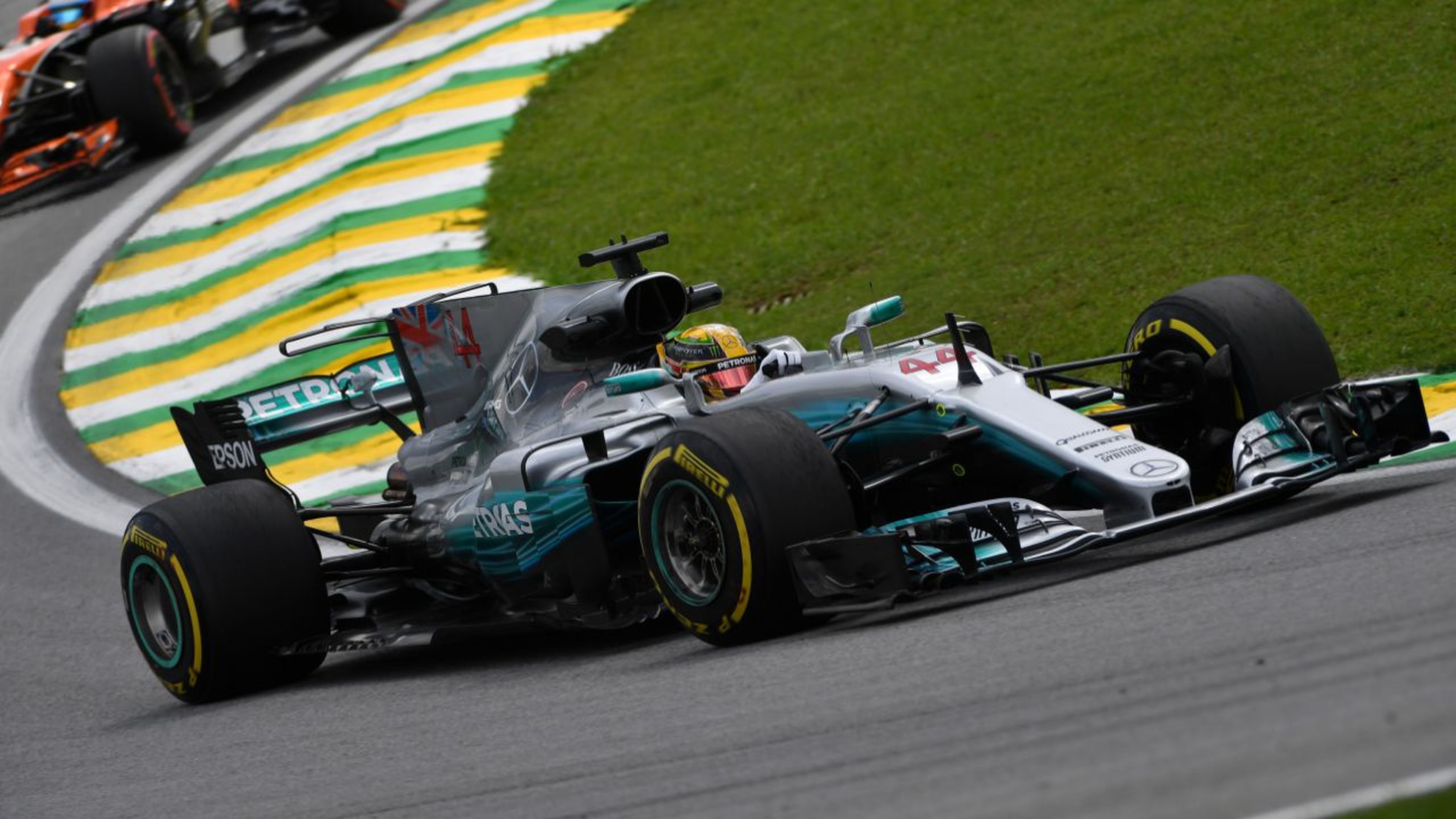 Lewis Hamilton, en los Libres 2 de Brasil