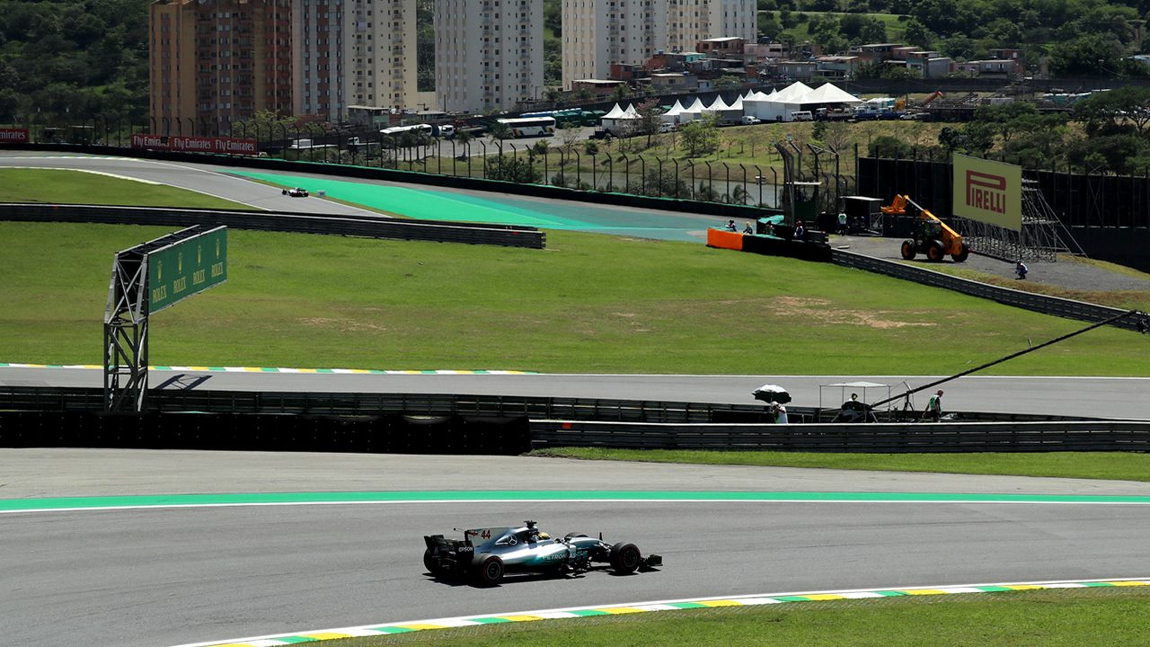 Lewis Hamilton lidera los Libres 1 de Brasil