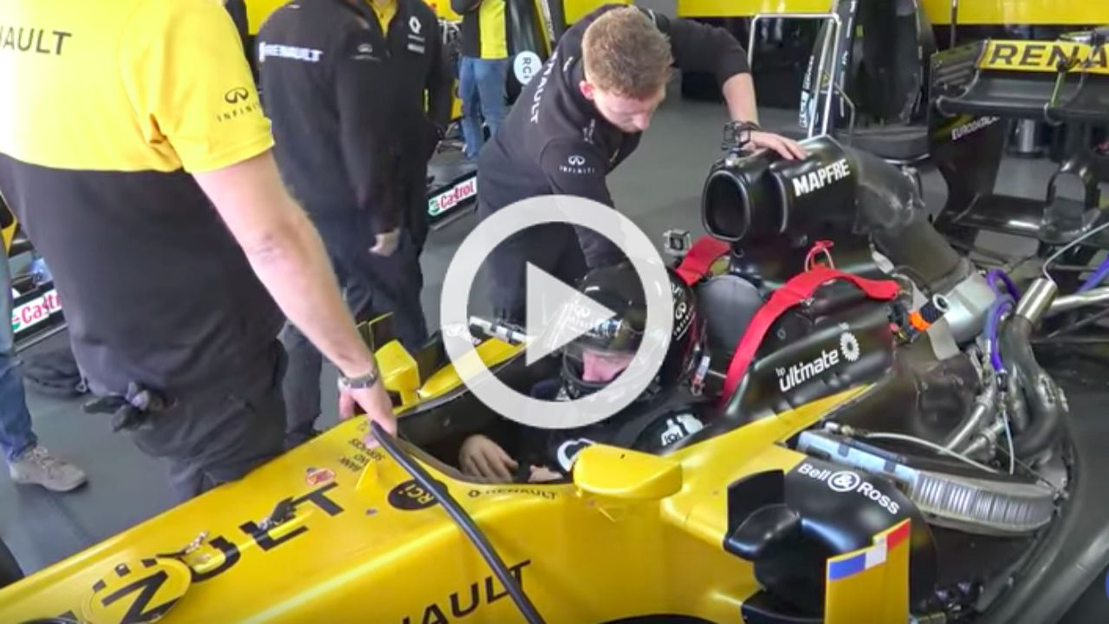 Un youtuber prueba un Renault F1