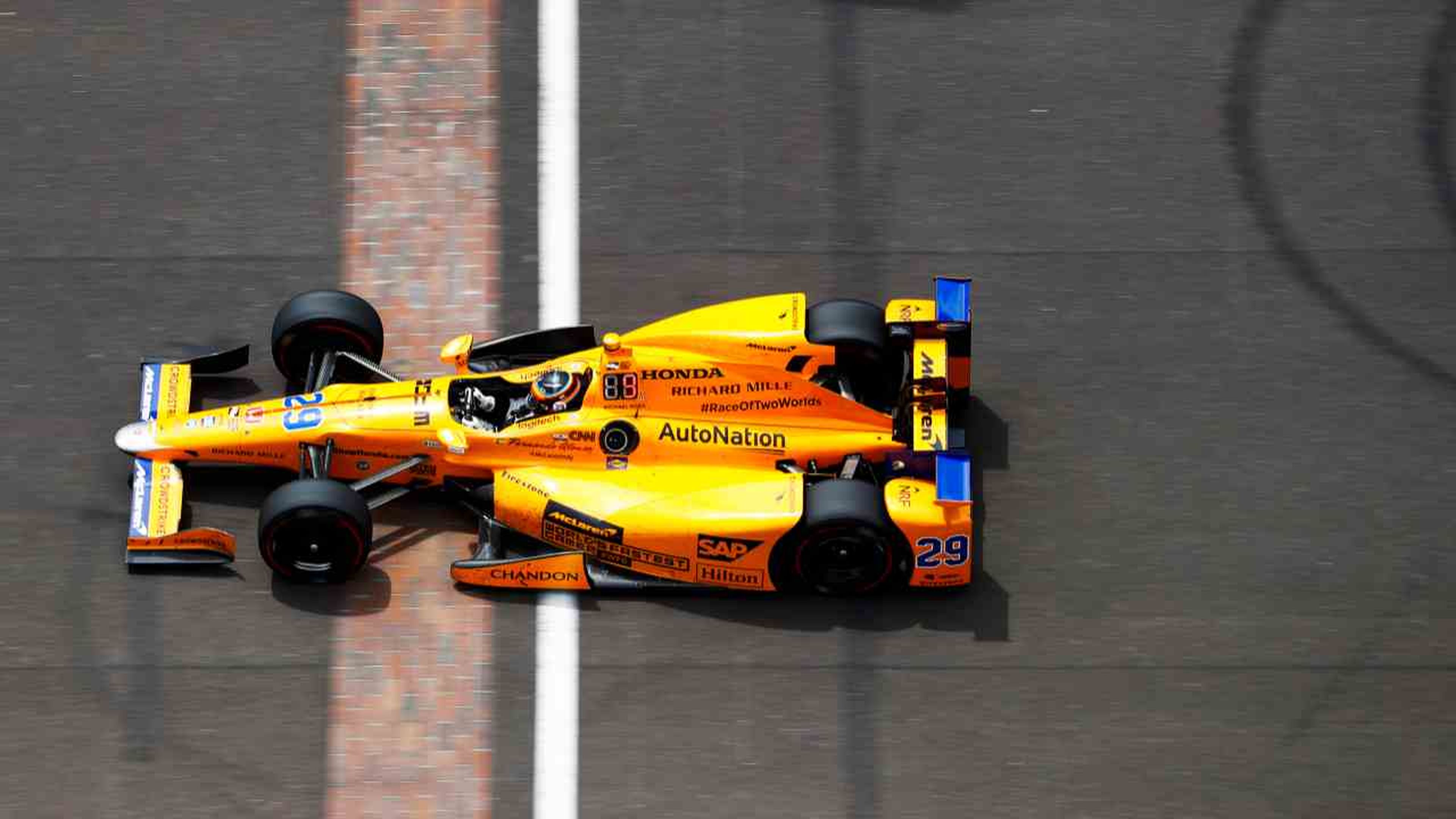 El sorprendente coche que utiliza Fernando Alonso fuera de los circuitos