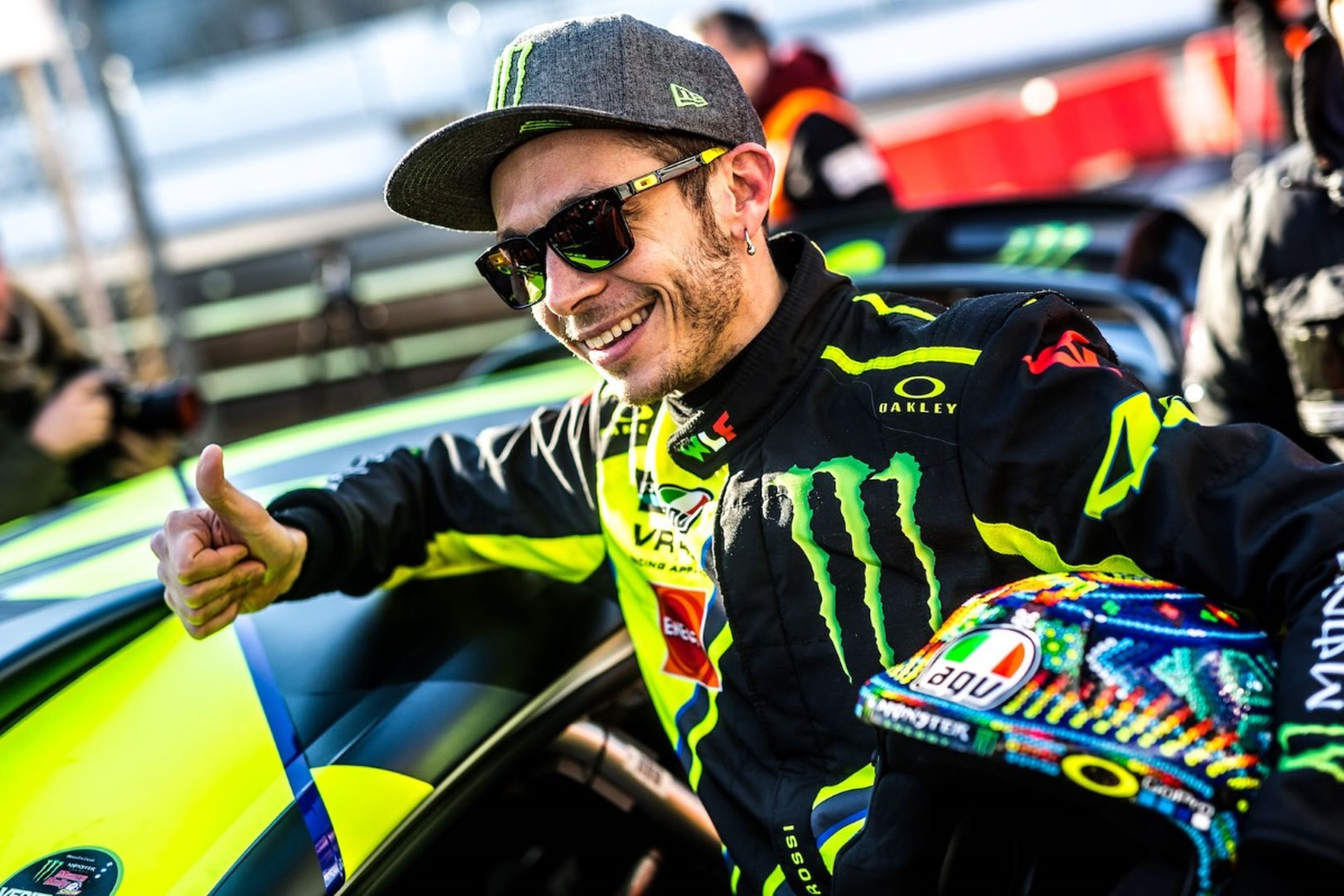 suave Bloquear artillería Valentino Rossi compaginará MotoGP 2018 con la NASCAR | Auto Bild España