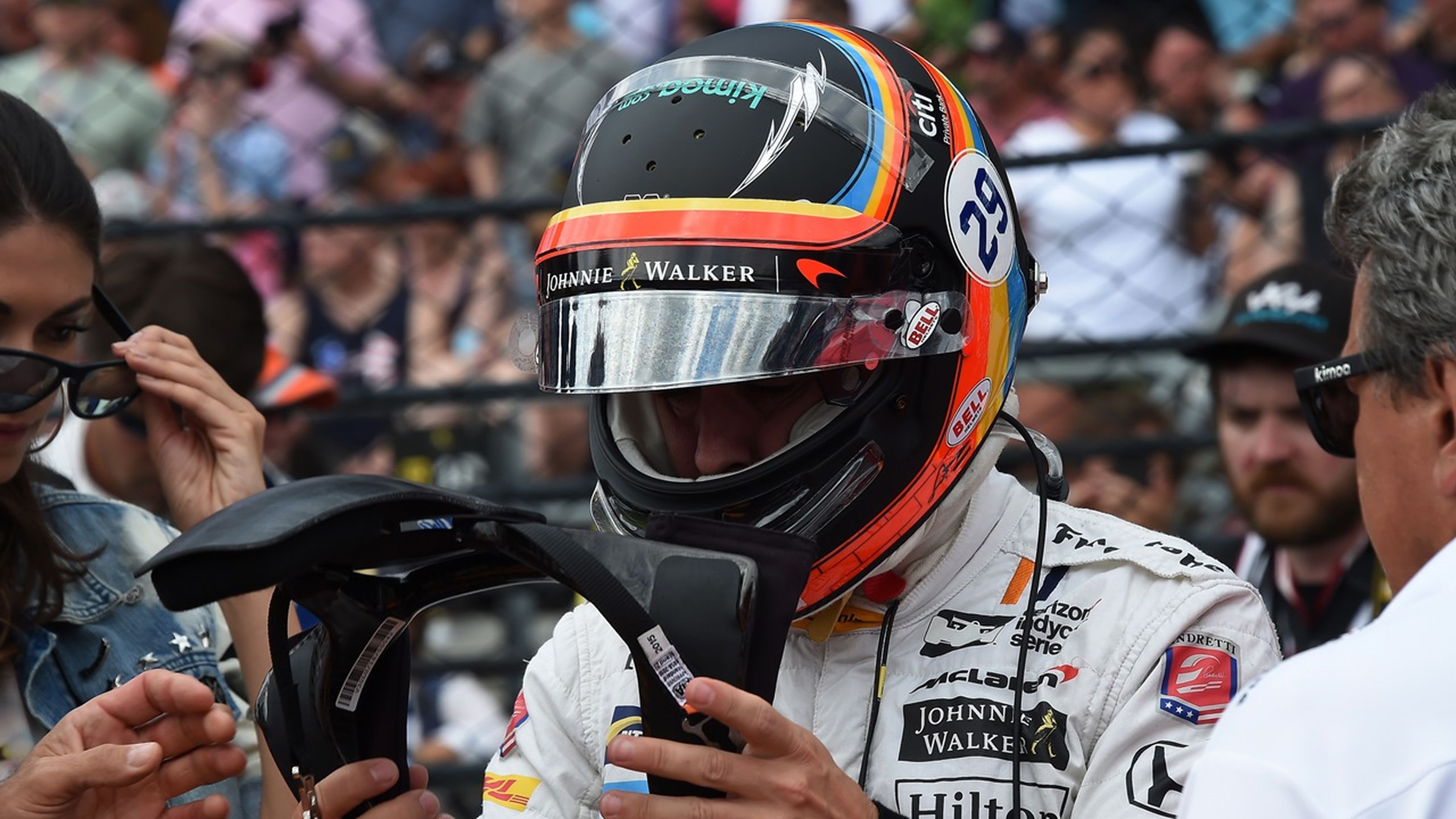 Fernando Alonso, casco 500 MIllas Indianápolis