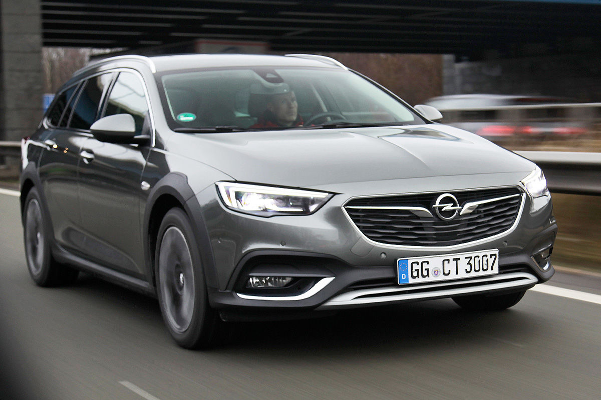 Opel Insignia 2024: la próxima generación podría mutar a SUV