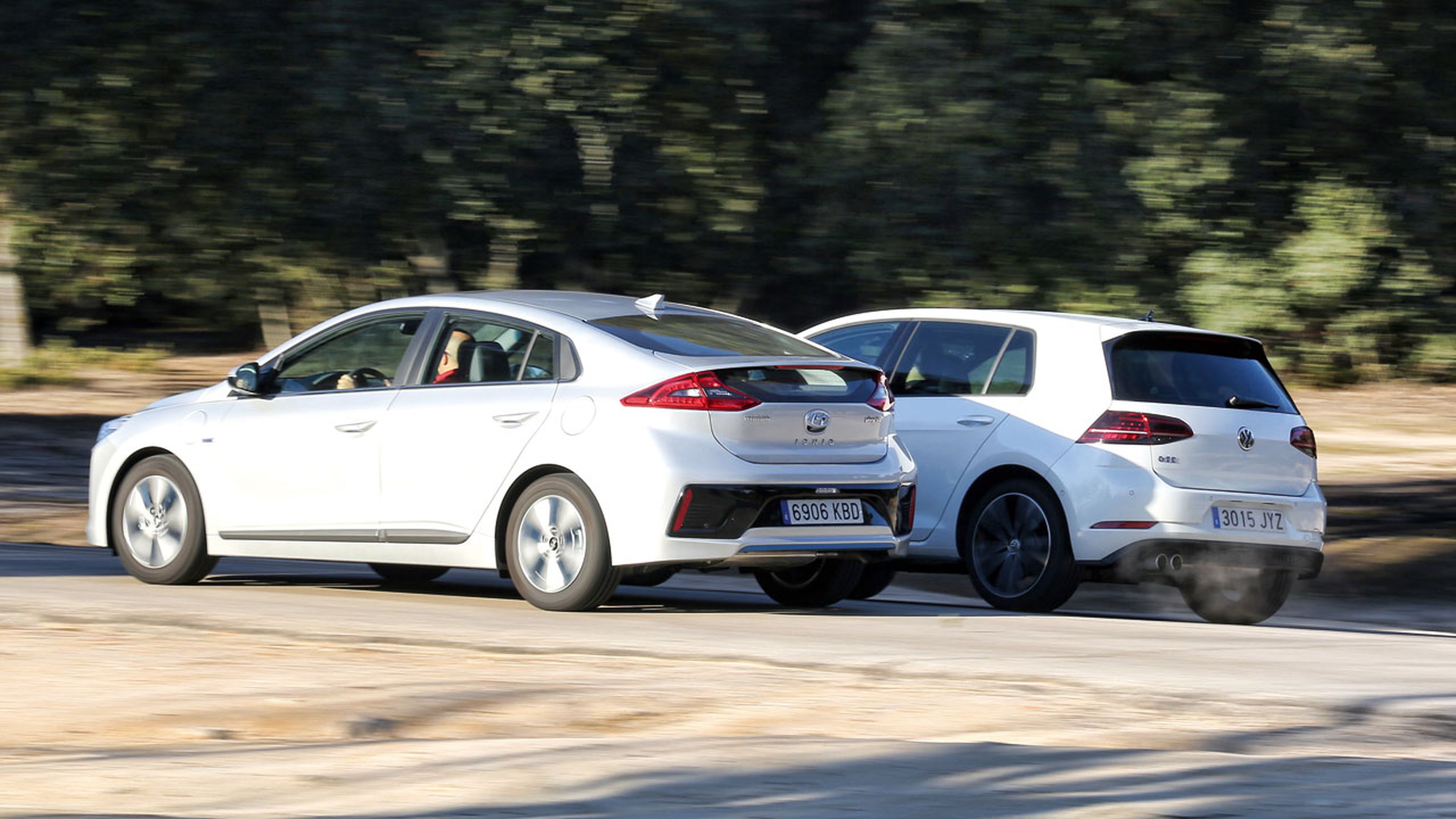 Comparativa: Hyundai Ioniq y VW Golf GTE