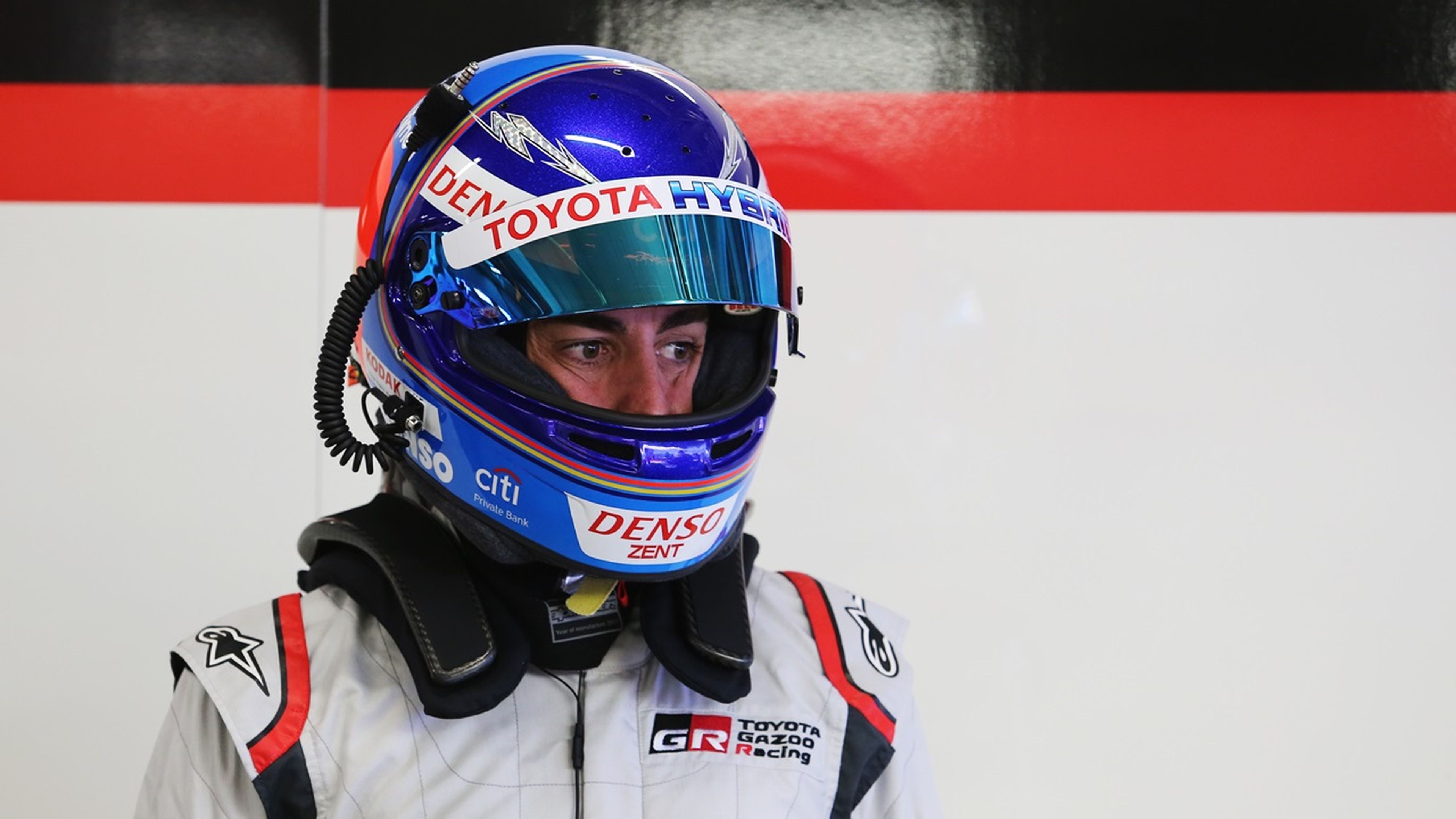 Fernando Alonso prueba el Toyota TS050 Hybrid para Le Mans
