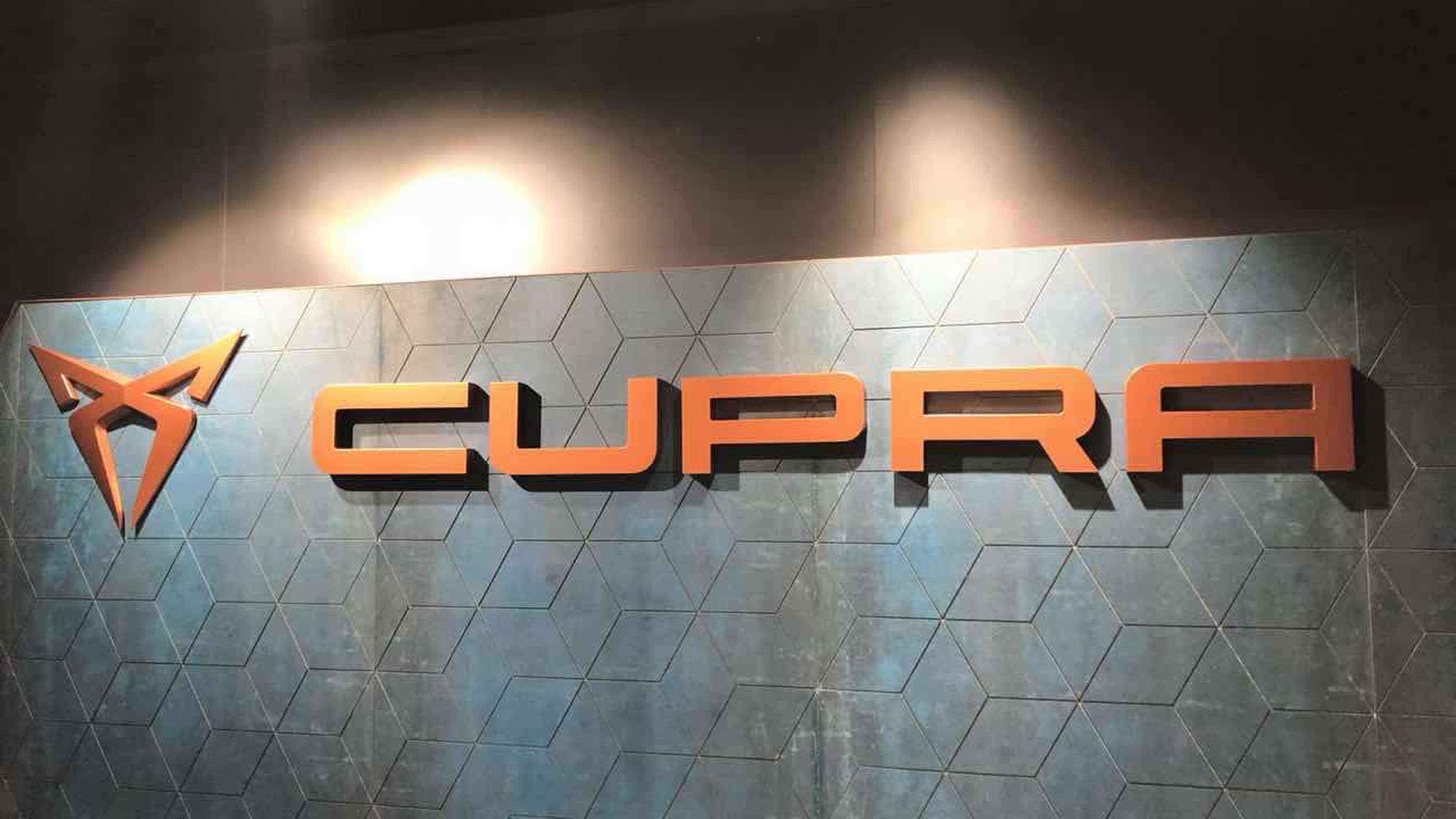 Estos son los dos logos de la nueva marca Cupra.