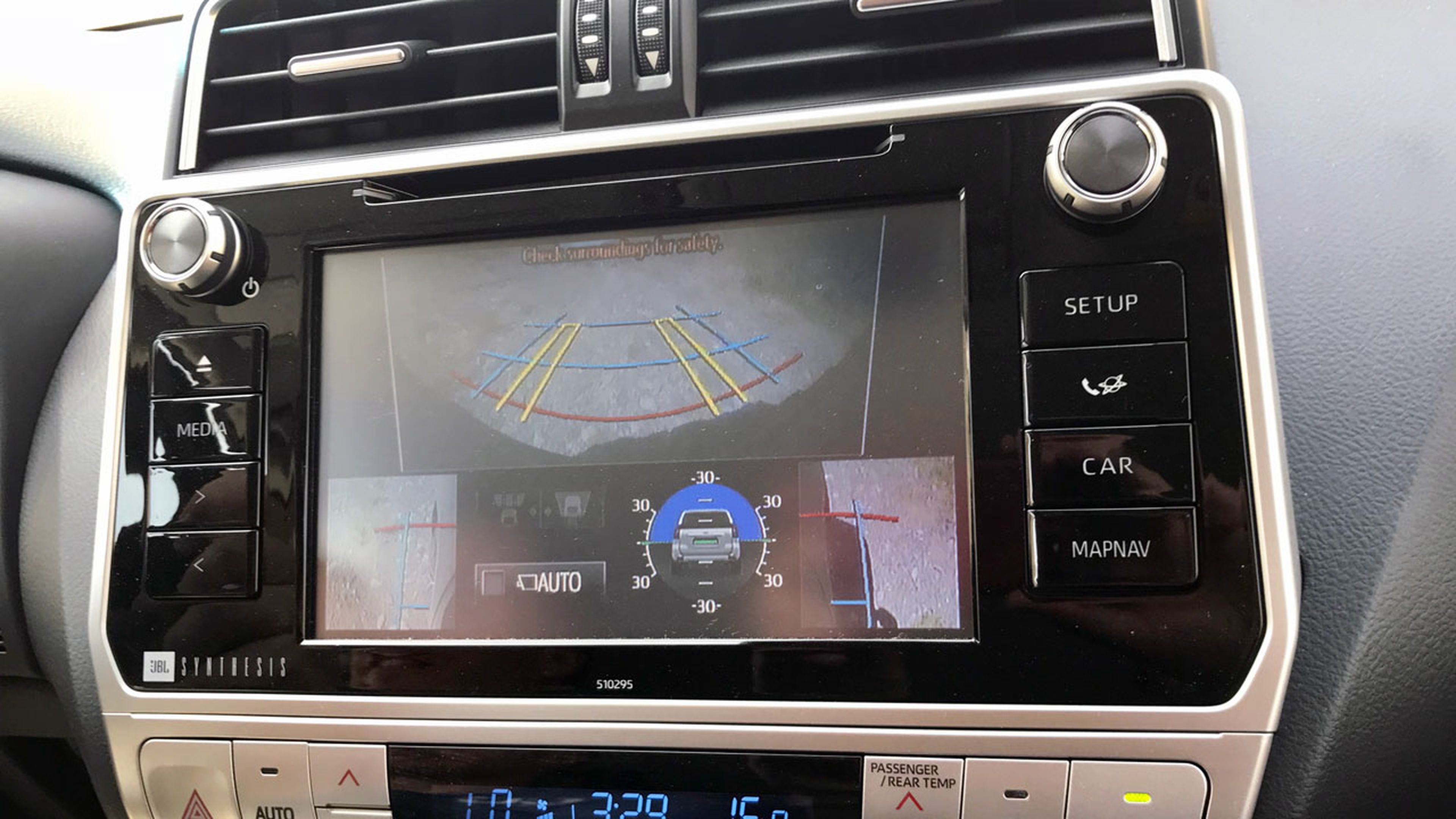 Prueba Toyota Land Cruiser 2018: pantalla Vision 360º