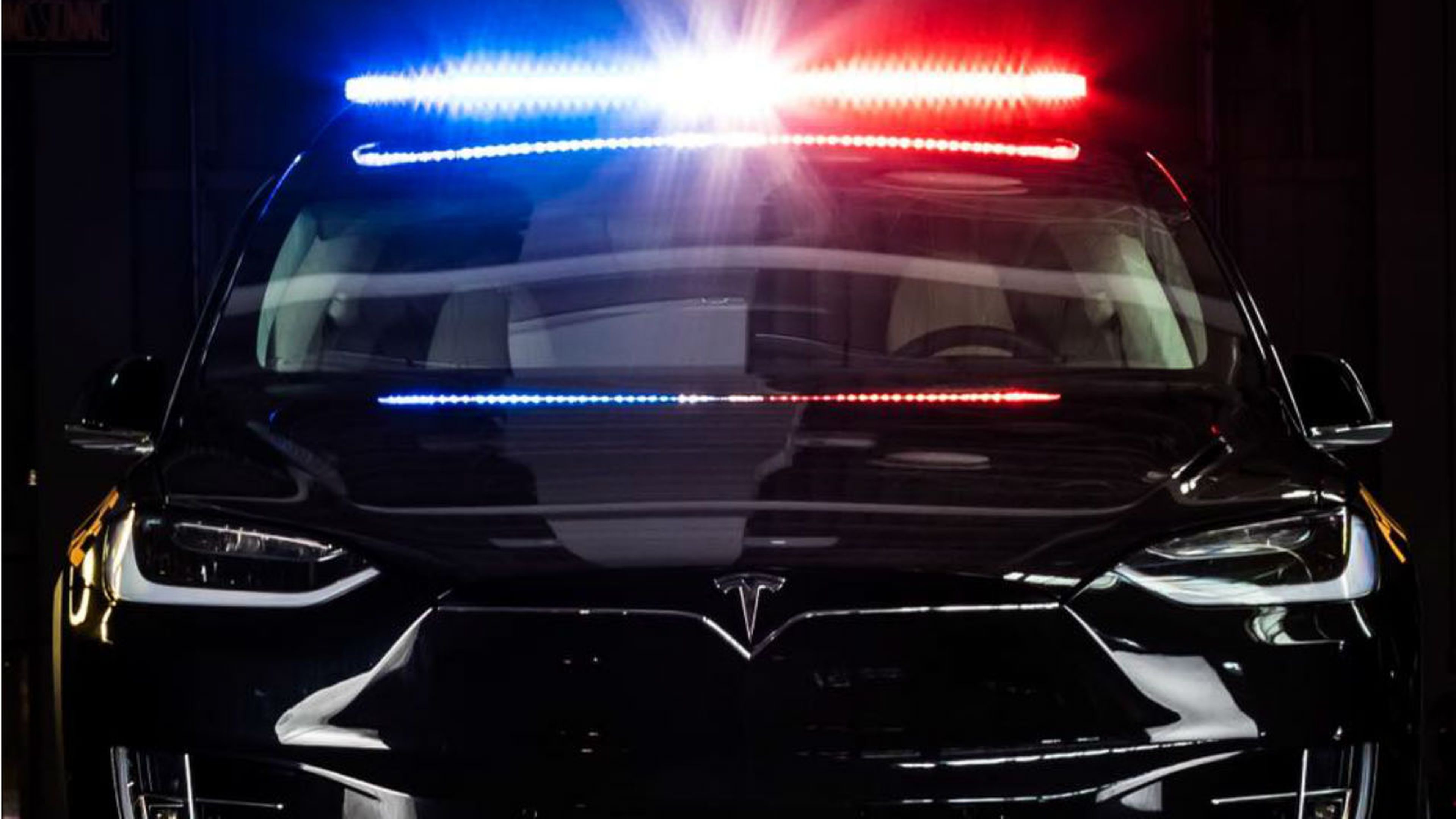Tesla Model X policía Ontario